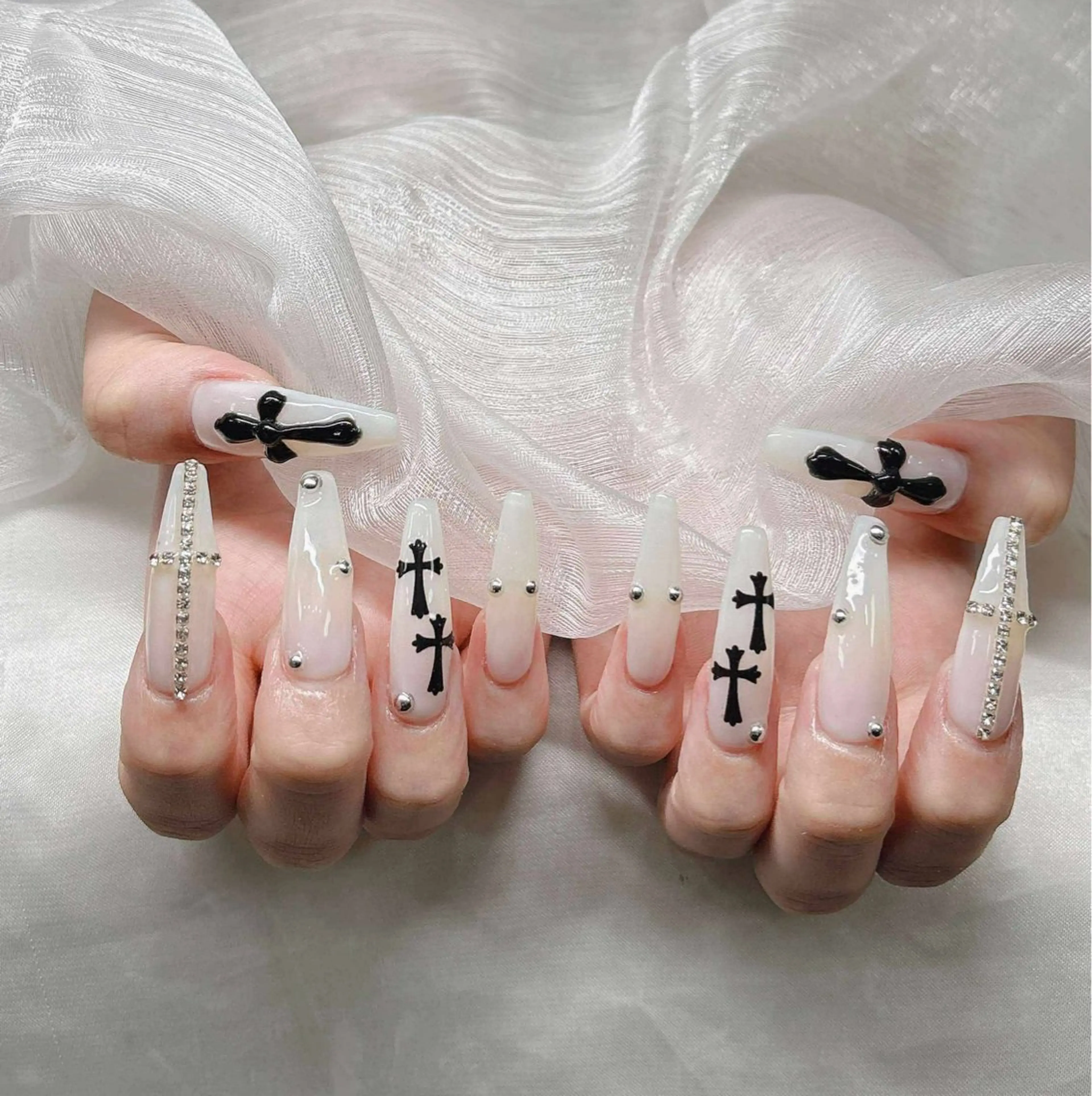 ネイル 長さ出し グラデーション 卒業式 キラキラネイル マグネットネイル ハンドネイル Lee Nailsのネイルデザイン