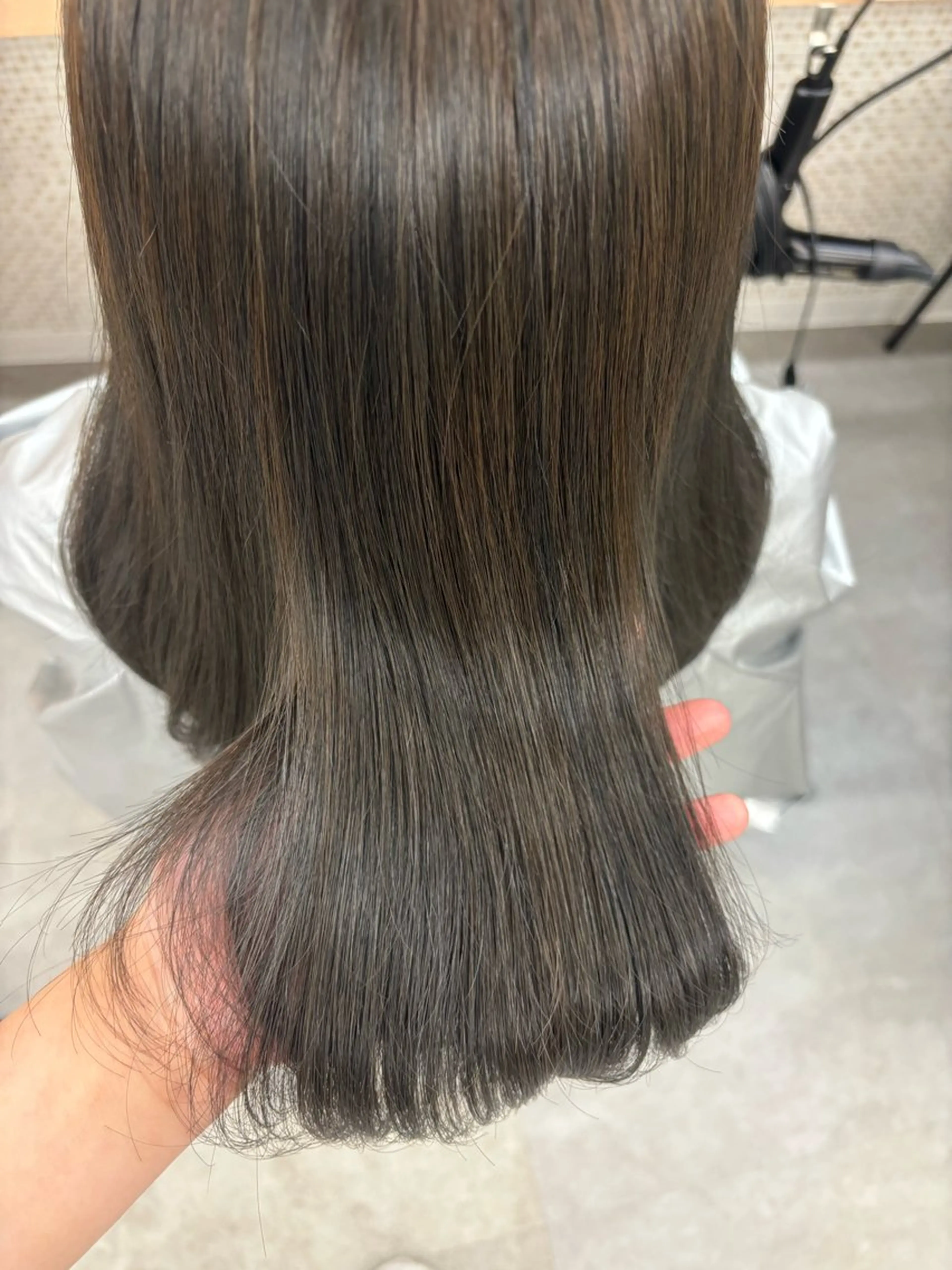 セミロング カラー グレージュ オレンジ universe Mizuki🎀のヘアスタイル