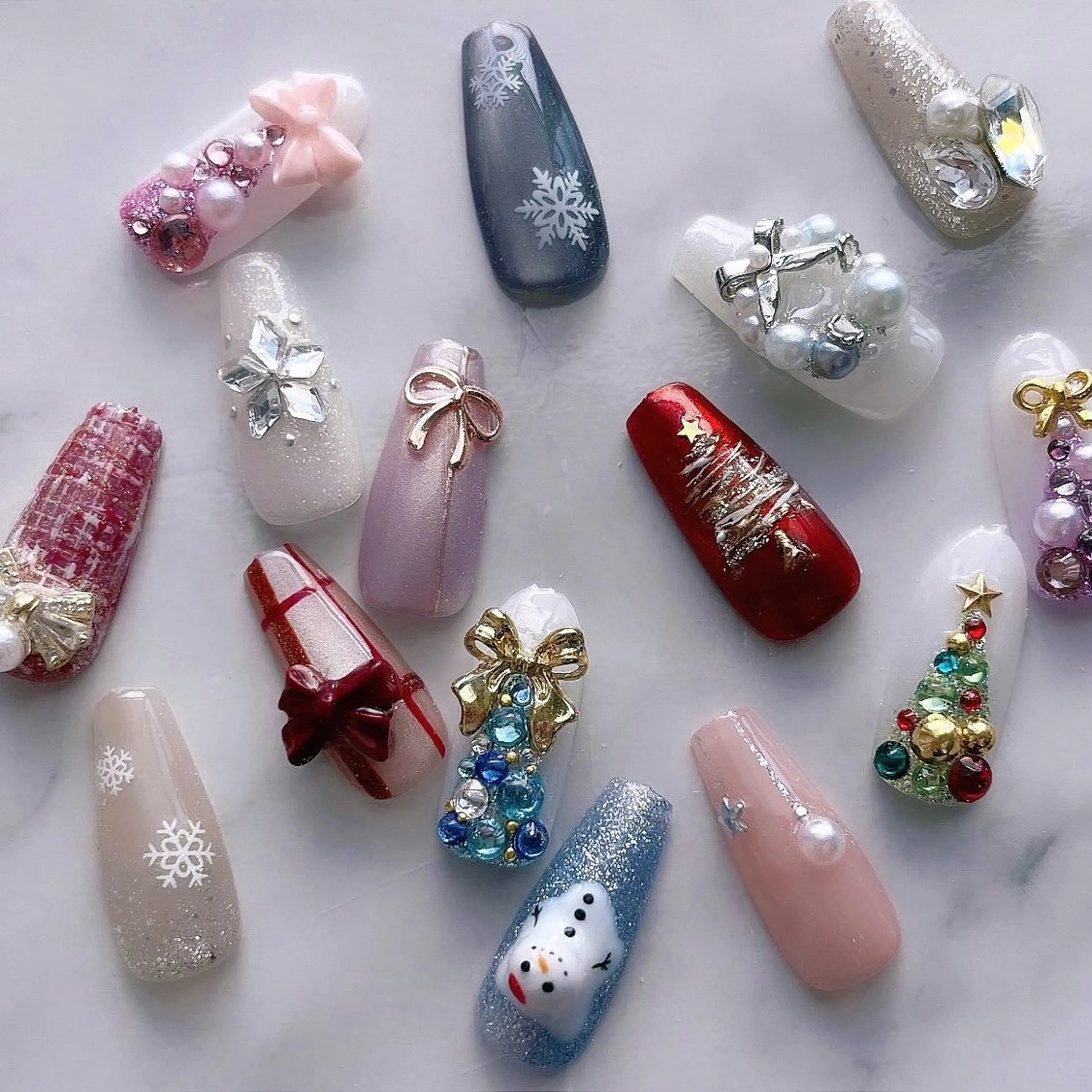 ネイル ネイルチップ 冬ネイル クリスマス NAILR rina 🎀ིྀ恵比寿のネイルデザイン