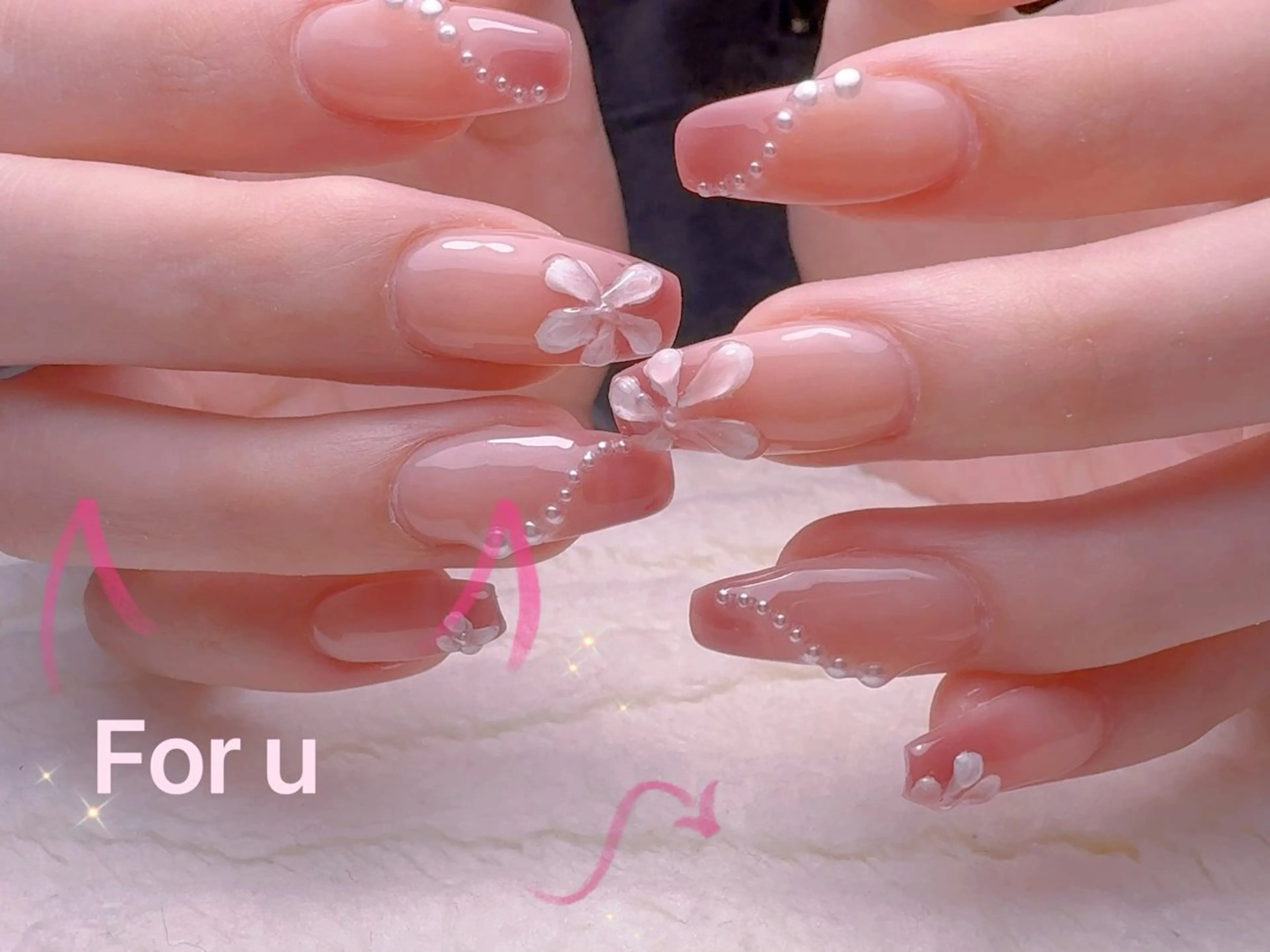 ネイル キラキラネイル 韓国ネイル オフィスネイル ハンドネイル ハンドケア cat‘s nail🐈‍⬛のネイルデザイン