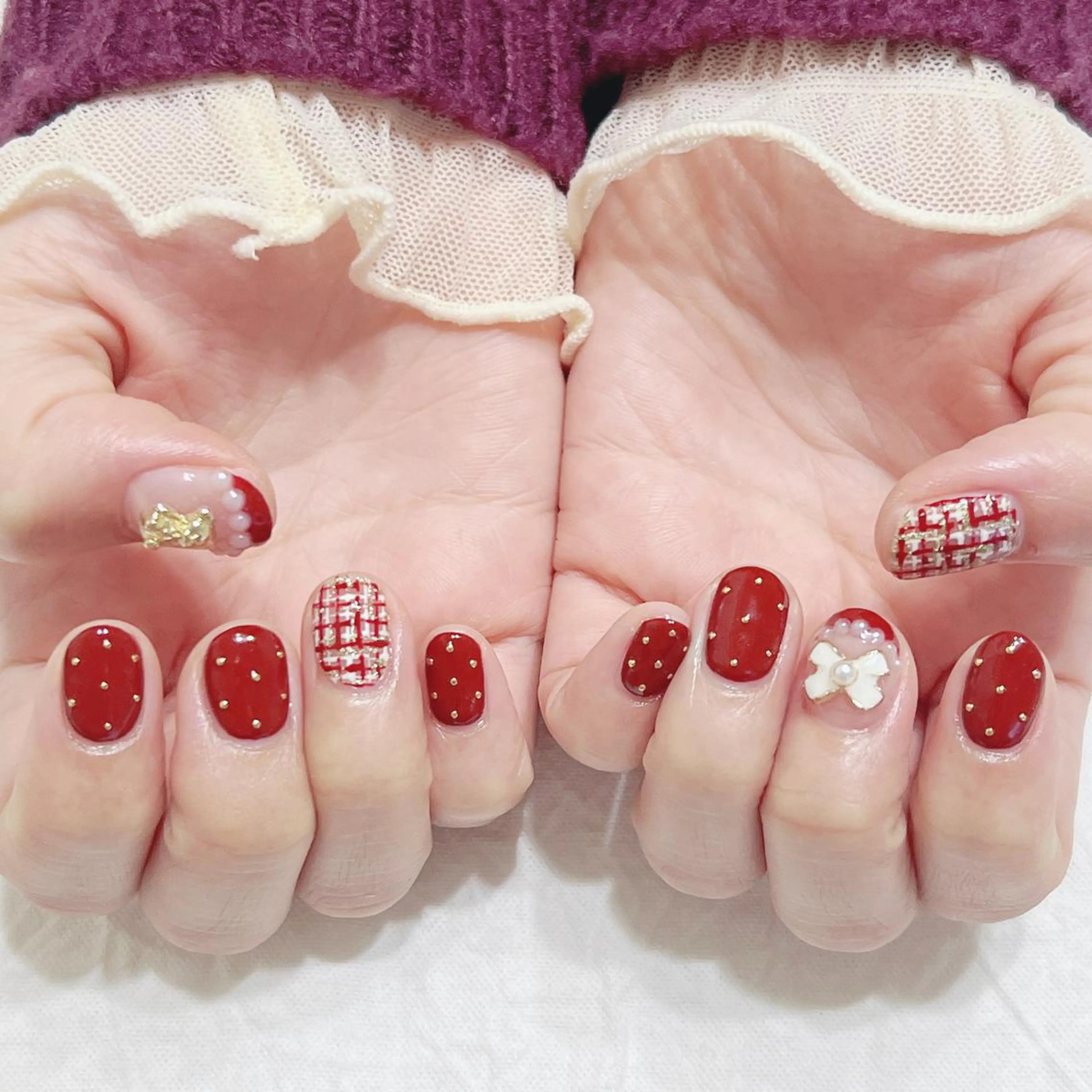 ネイル ボルドー ゴールド リボン ツイードネイル 冬ネイル ハンドネイル peaberry nailのネイルデザイン