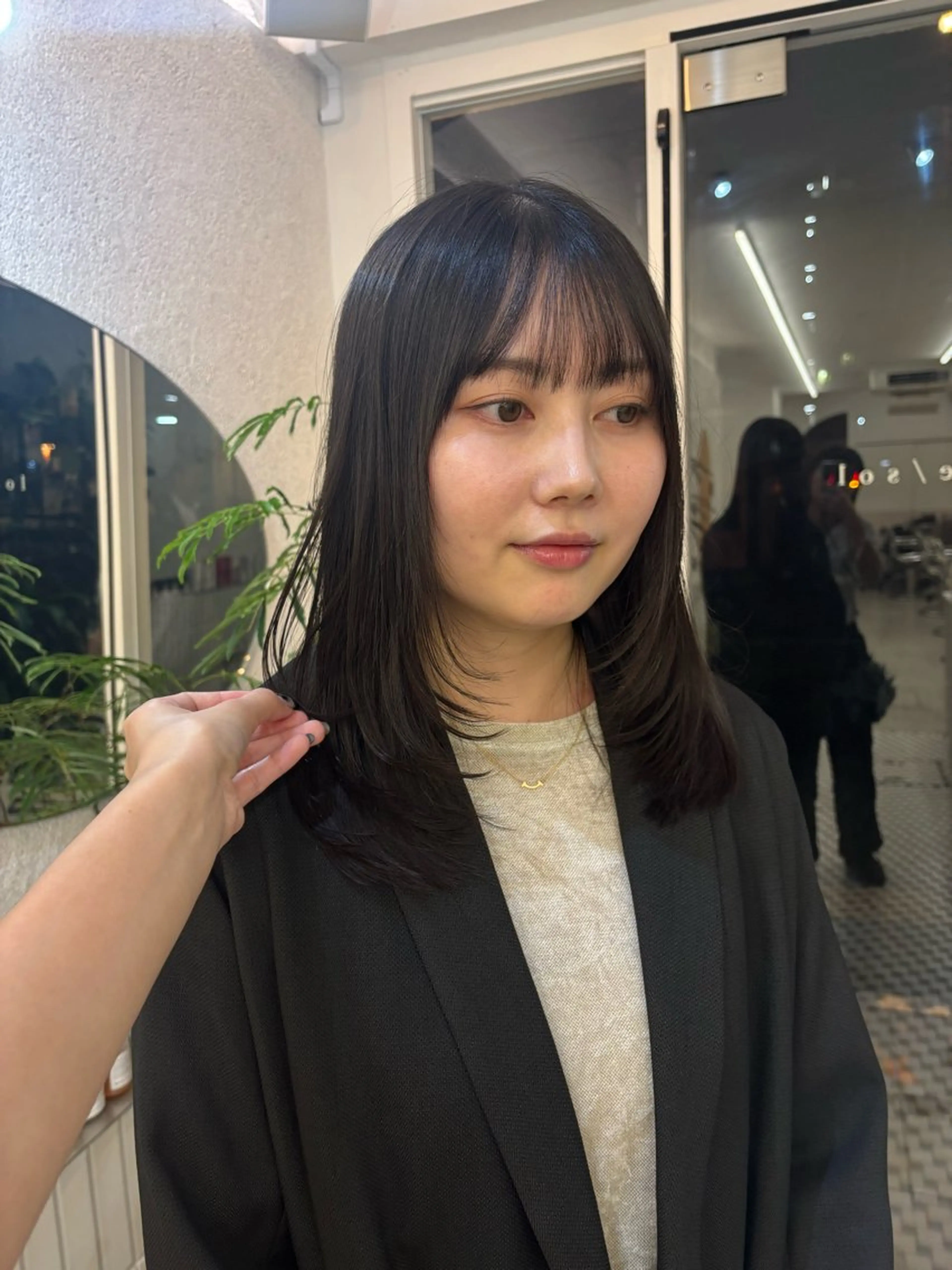 セミロング リン🔔ボブ cut ベージュカラー🤎のヘアスタイル