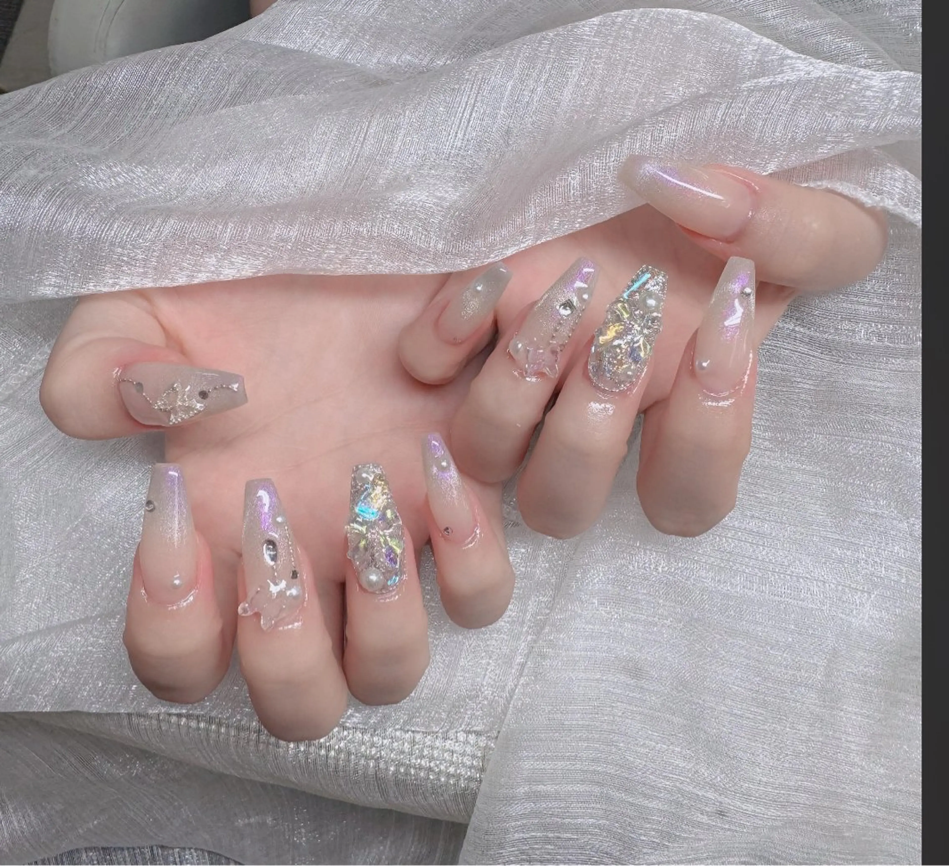 ネイル フレンチネイル ジェルネイル ガラスフレンチ ハロウィン ハート ハンドネイル H.baby nail所属・H.baby Nail Salonのネイルデザイン