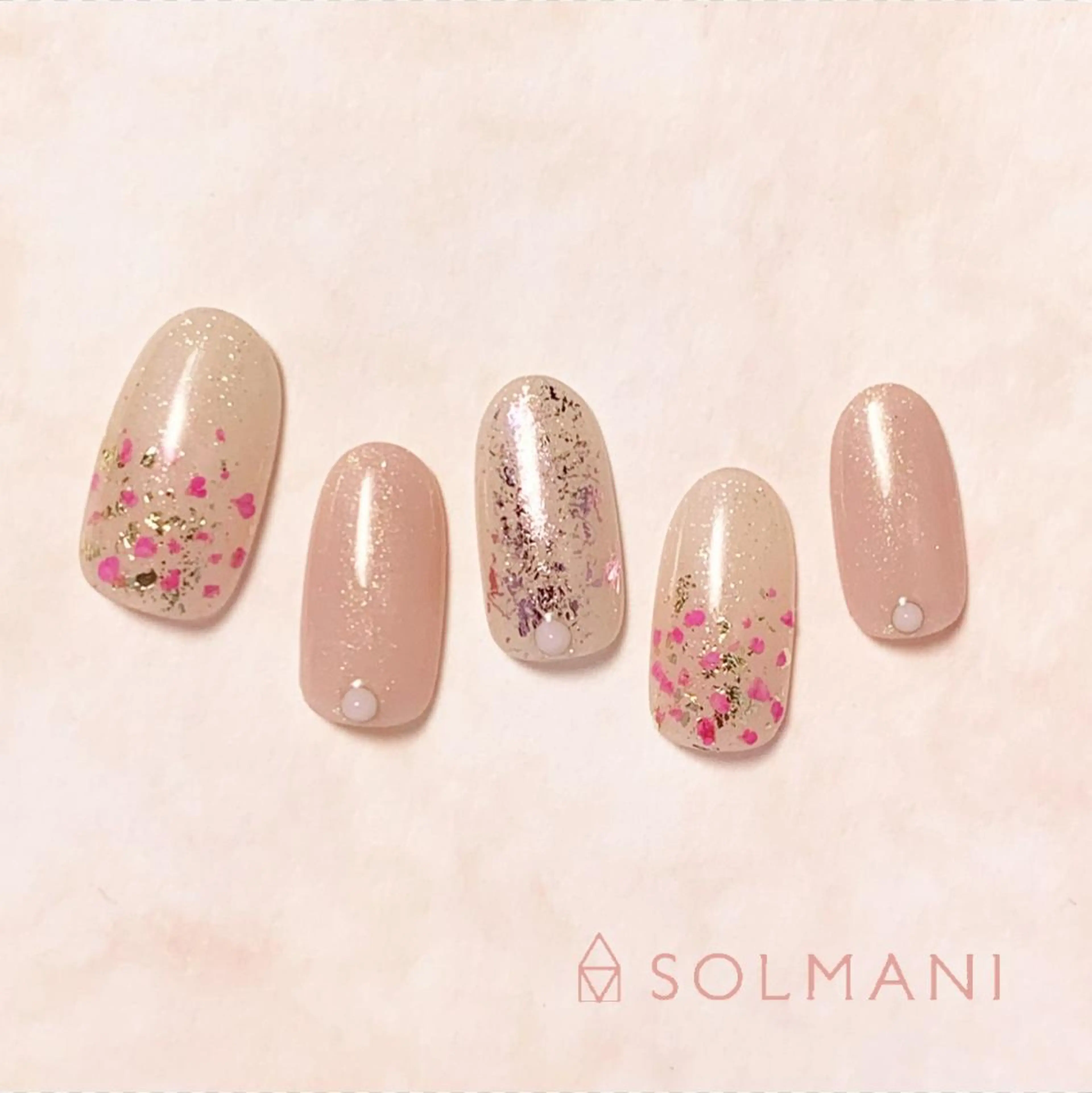 ネイル SOLMANI 予約担当のネイルデザイン