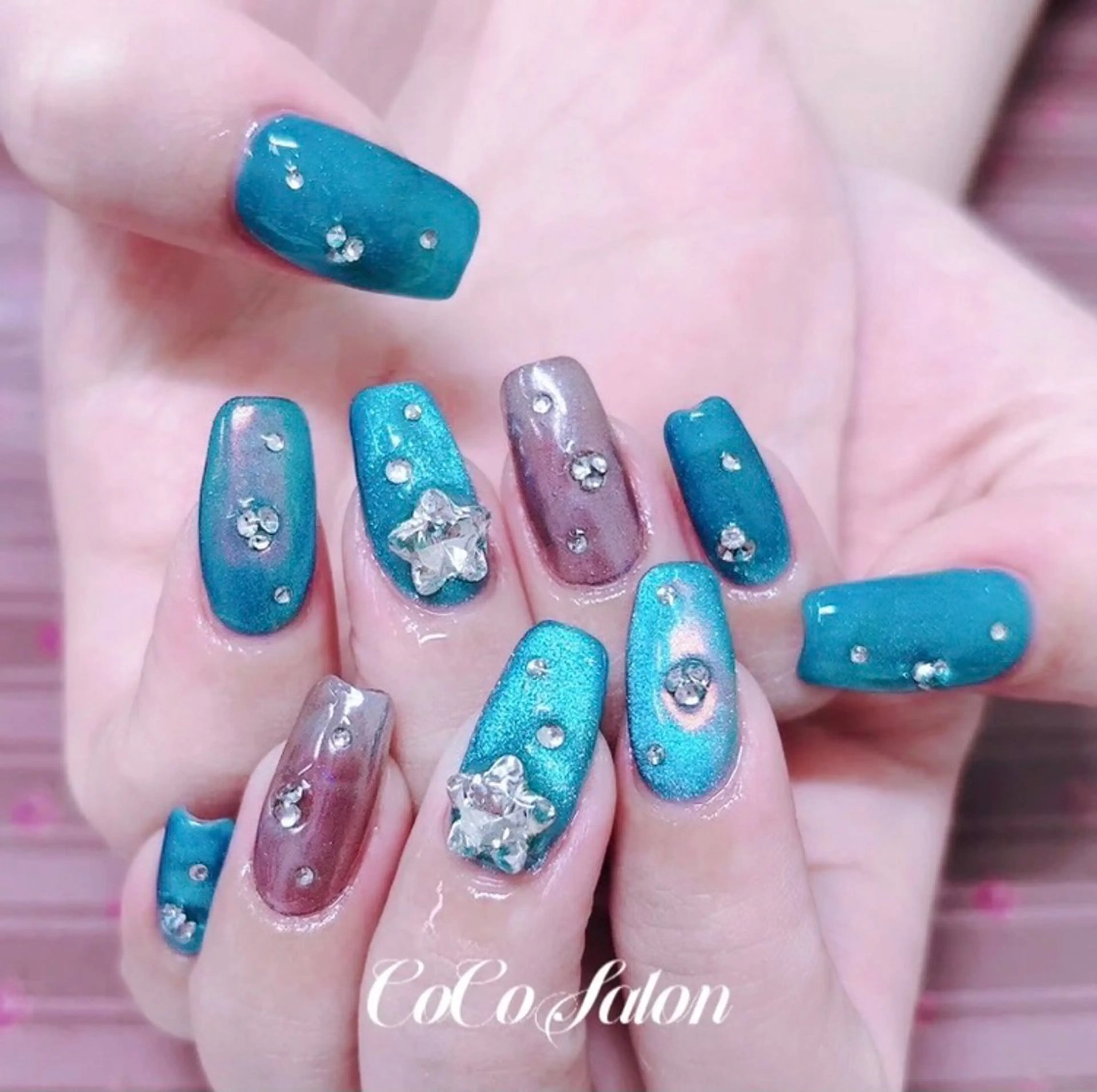 ネイル ブルー ジェルネイル キラキラネイル マグネットネイル CoCo Salon ネイル/睫毛/脱毛のネイルデザイン