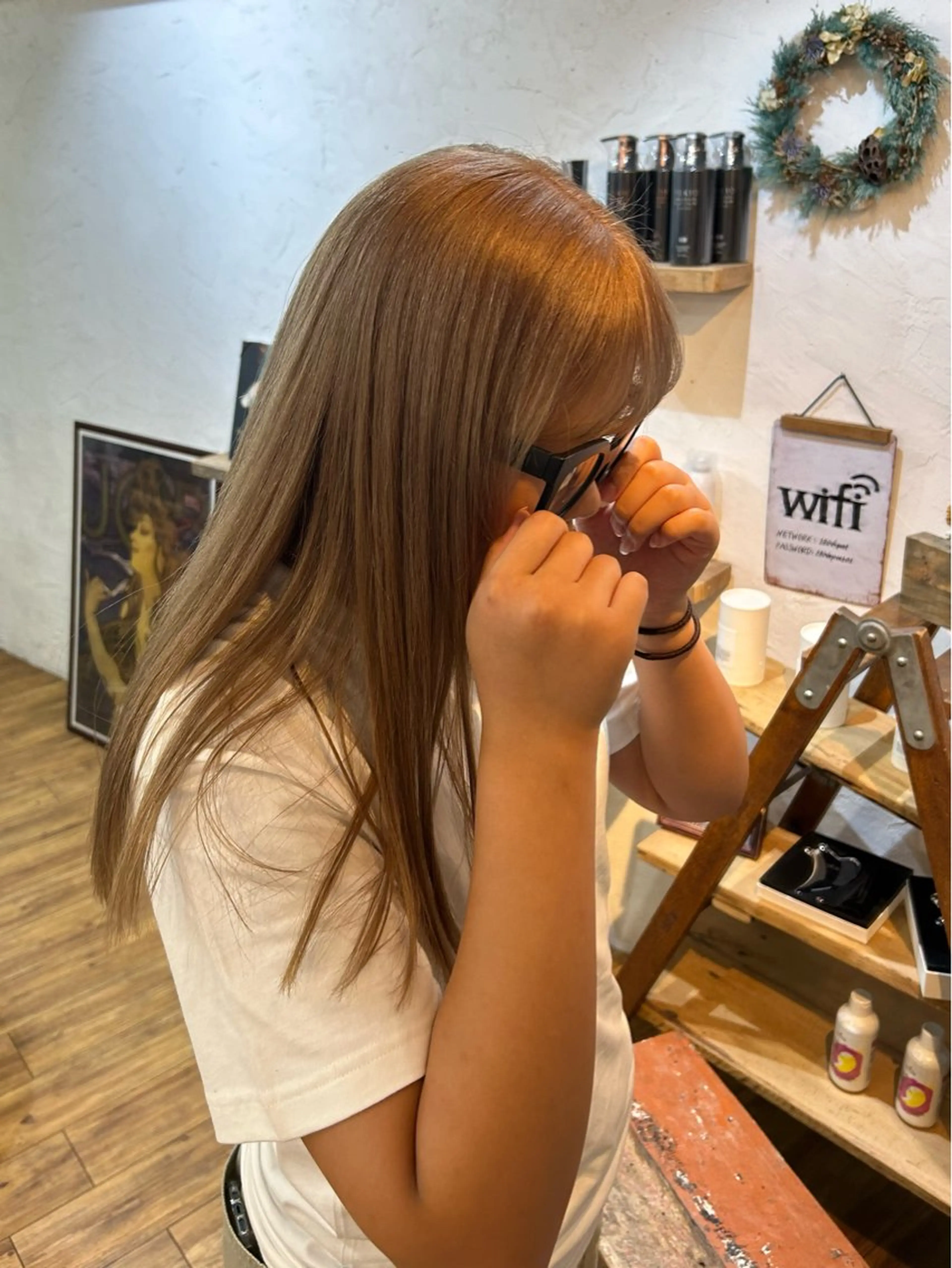 ロング カラー ヘアアレンジ ベージュカラー ミルクティーベージュ レイヤーカット カット ヘアカラー トリートメント 180° OneEightyDegrees 中目黒所属・Himari 【パーソナルカラー】のヘアスタイル