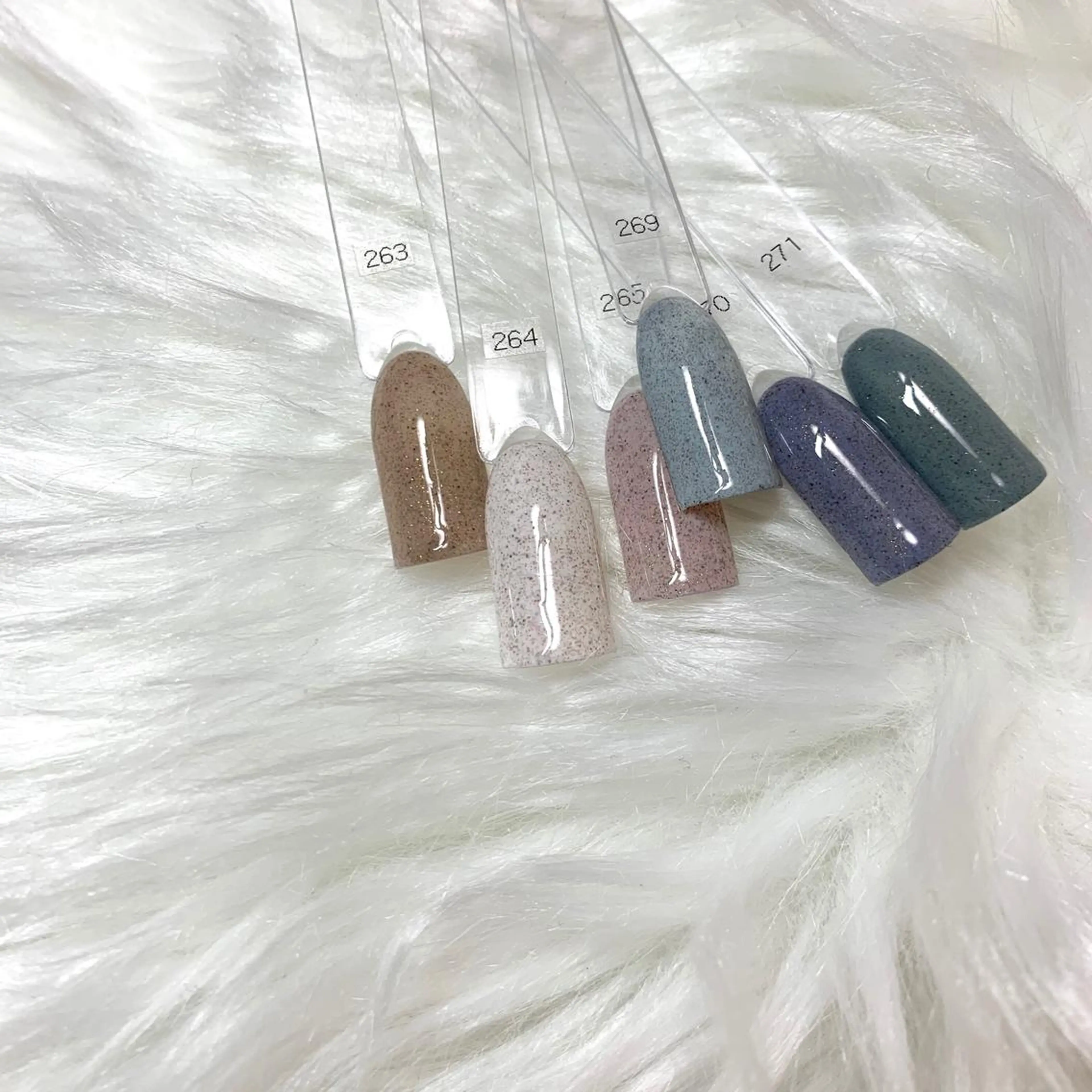 ネイル ジェルネイル 'mm所属・'mm  (ミリ) ＭＡＮＡＭＩのネイルデザイン