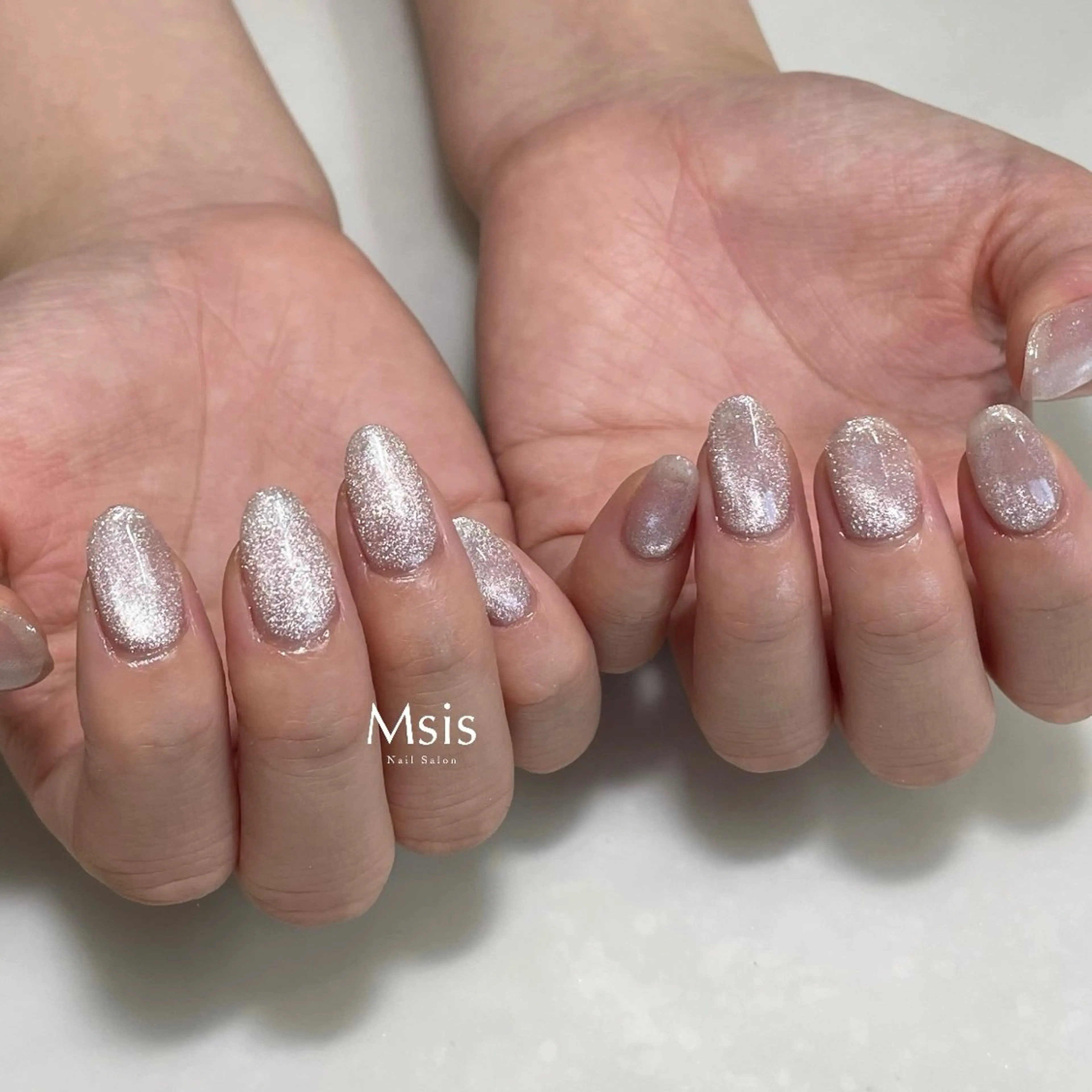 ネイルモデル【Hand】マグネットまたはミラー※ご新規様付け替えオフ無料の写真