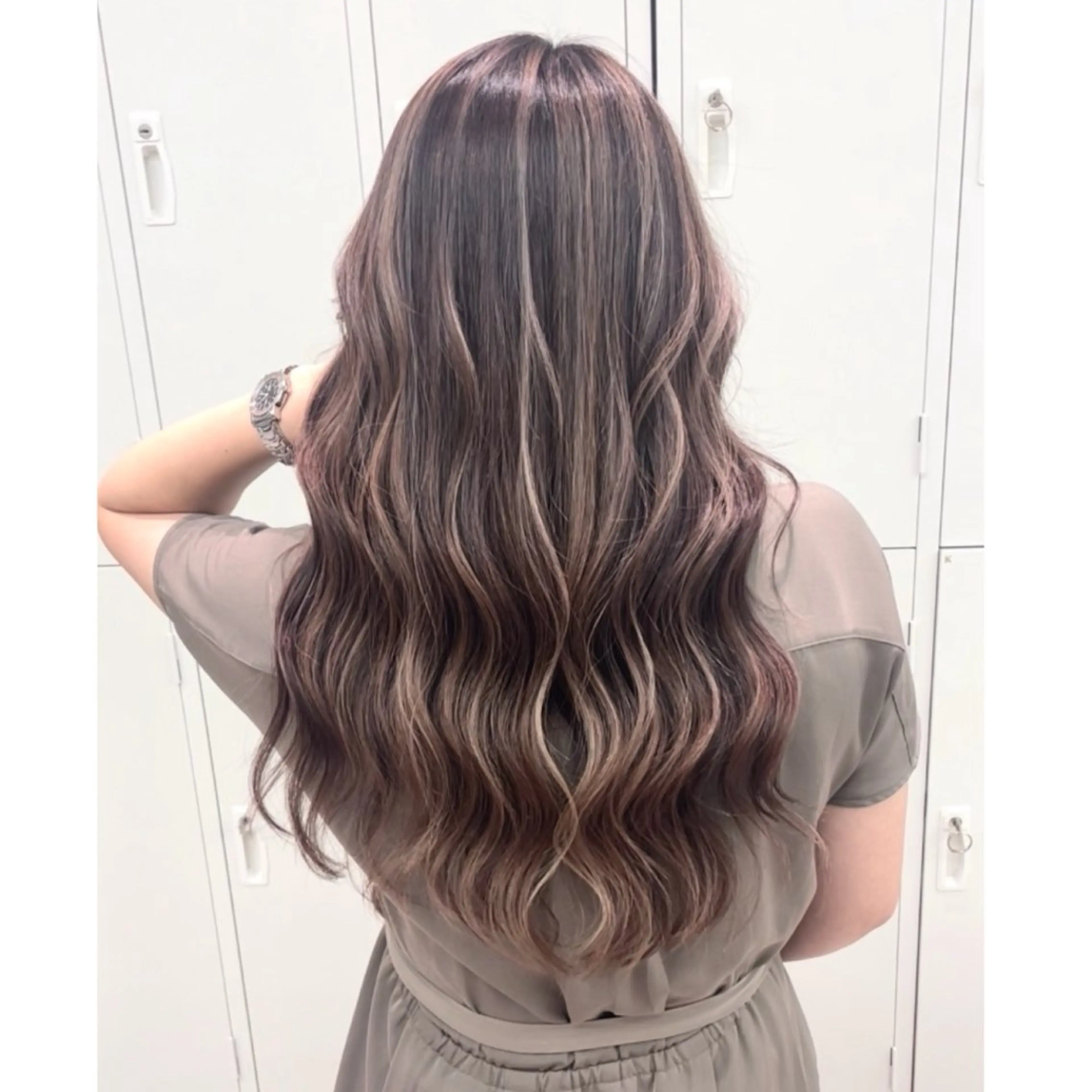 ロング カラー カット ヘアカラー トリートメント 奥山義進/ハイトーン /バレイヤージュのヘアスタイル