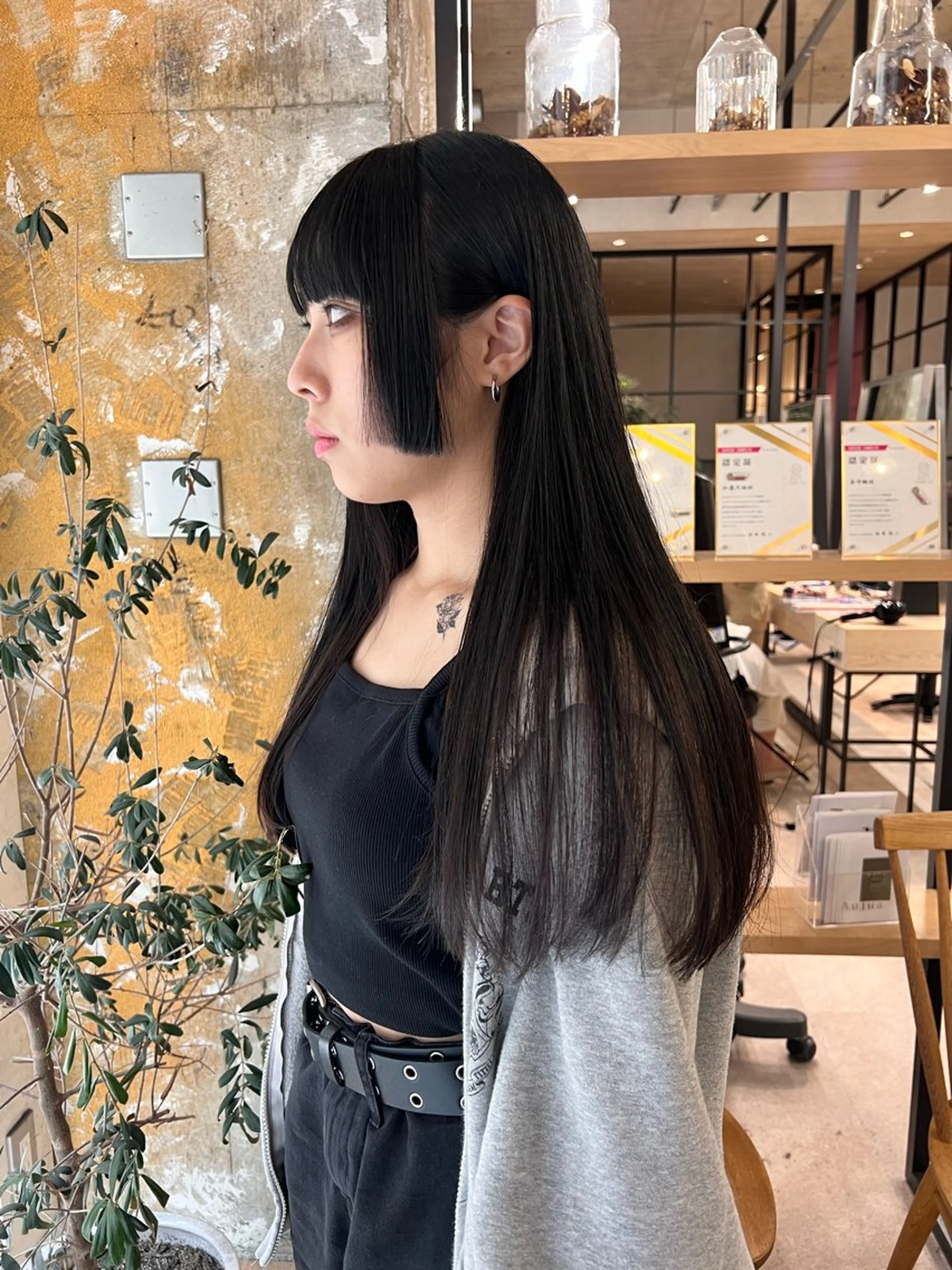 ロング ブリーチカラー 〻髪質改善〻アレンジのヘアスタイル
