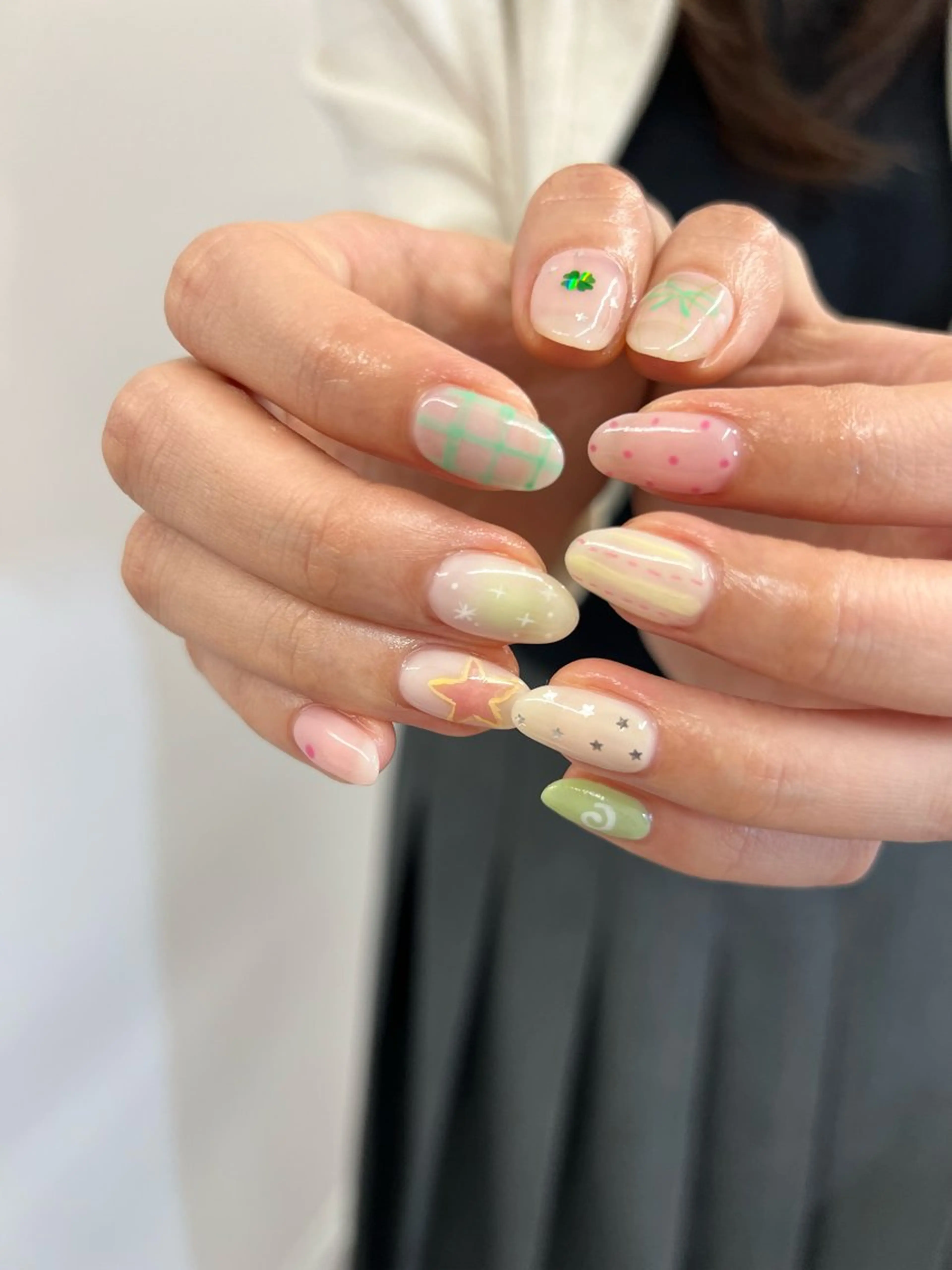 ネイル ドット ジェルネイル マグネットネイル ニュアンスネイル パラジェル ハンドネイル ハンドケア Bana_ Nailのネイルデザイン