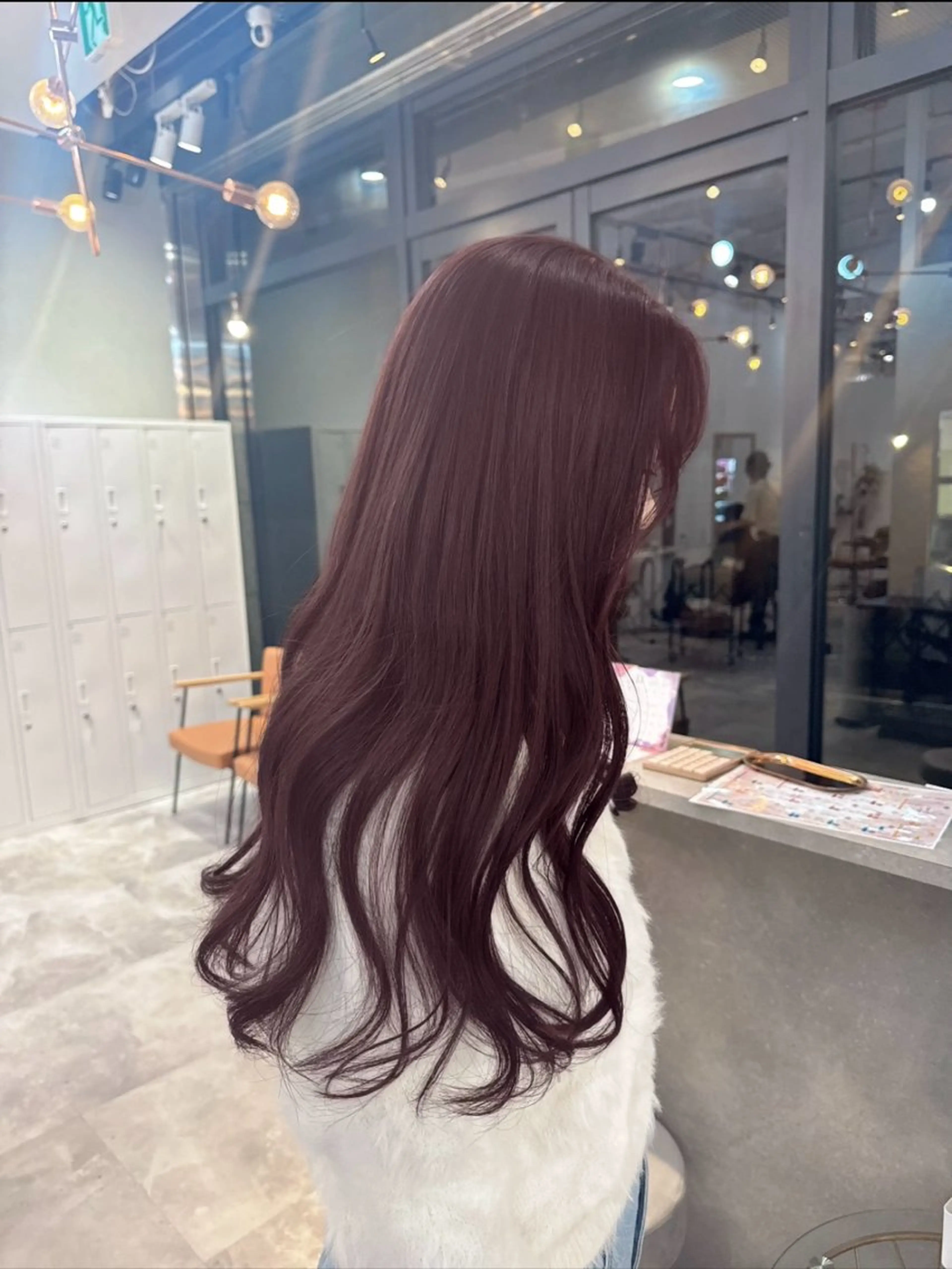 ロング カラー アッシュ アッシュブラウン ベージュカラー 黒髪 ブリーチ カット ヘアカラー トリートメント 赤み無し柔らかカラー 【梅田】madokaのヘアスタイル