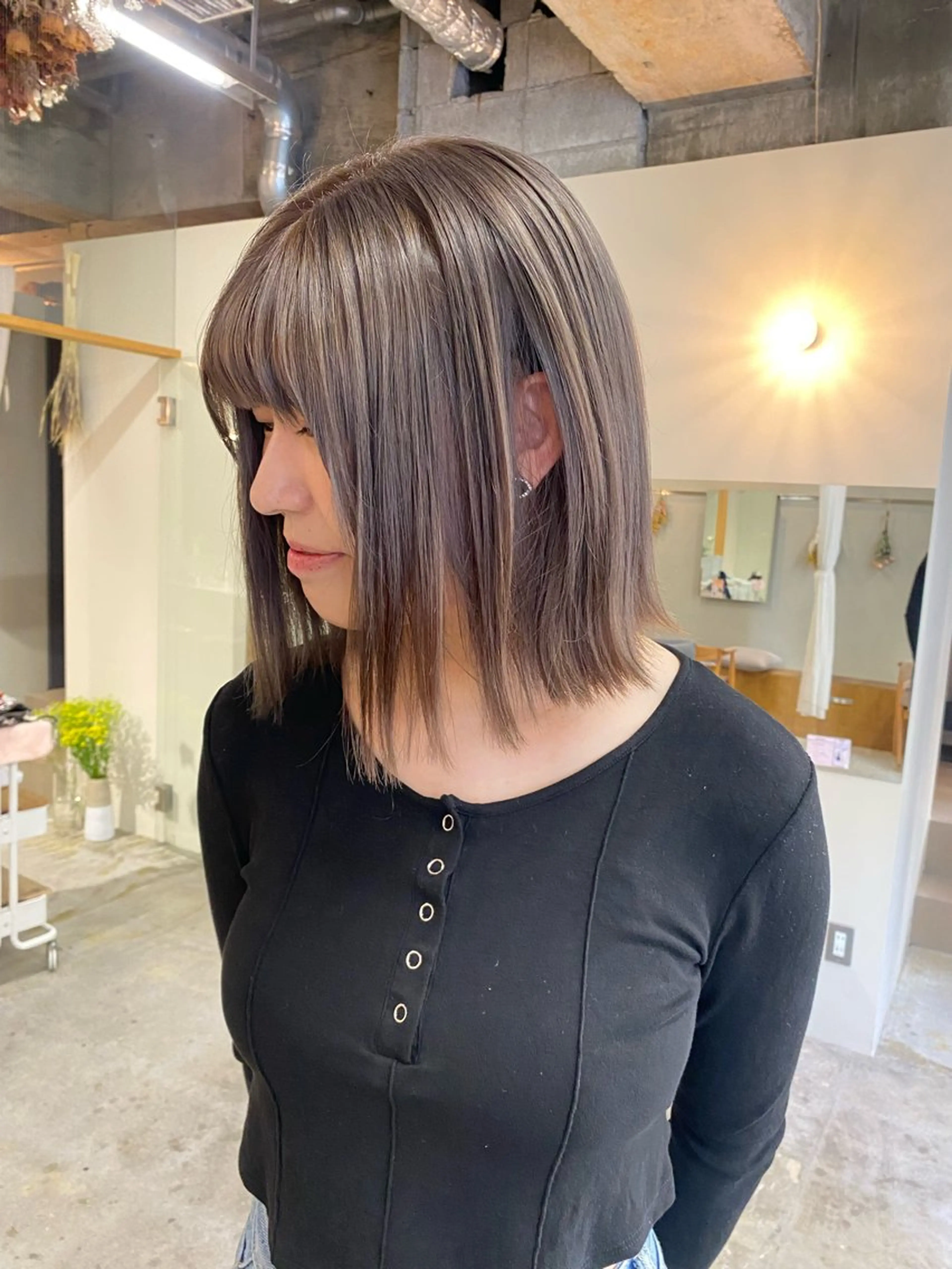 ミディアム カラー ベージュカラー ブリーチ ブラウンカラー ブラウンベージュ NIKO/名古屋/ 伏見/花屋併設のヘアスタイル