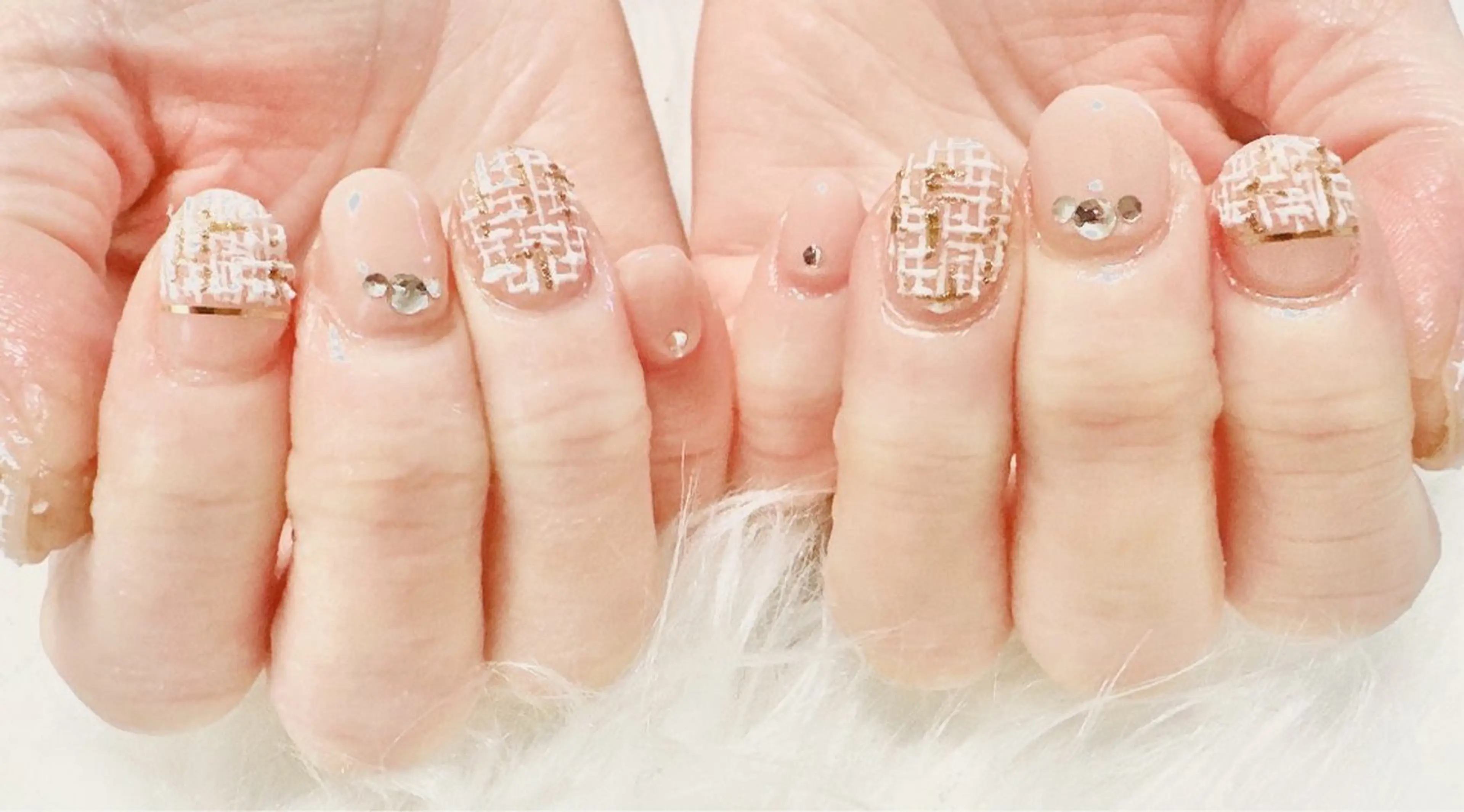ネイル ツイードネイル nailsalon oluoluのネイルデザイン