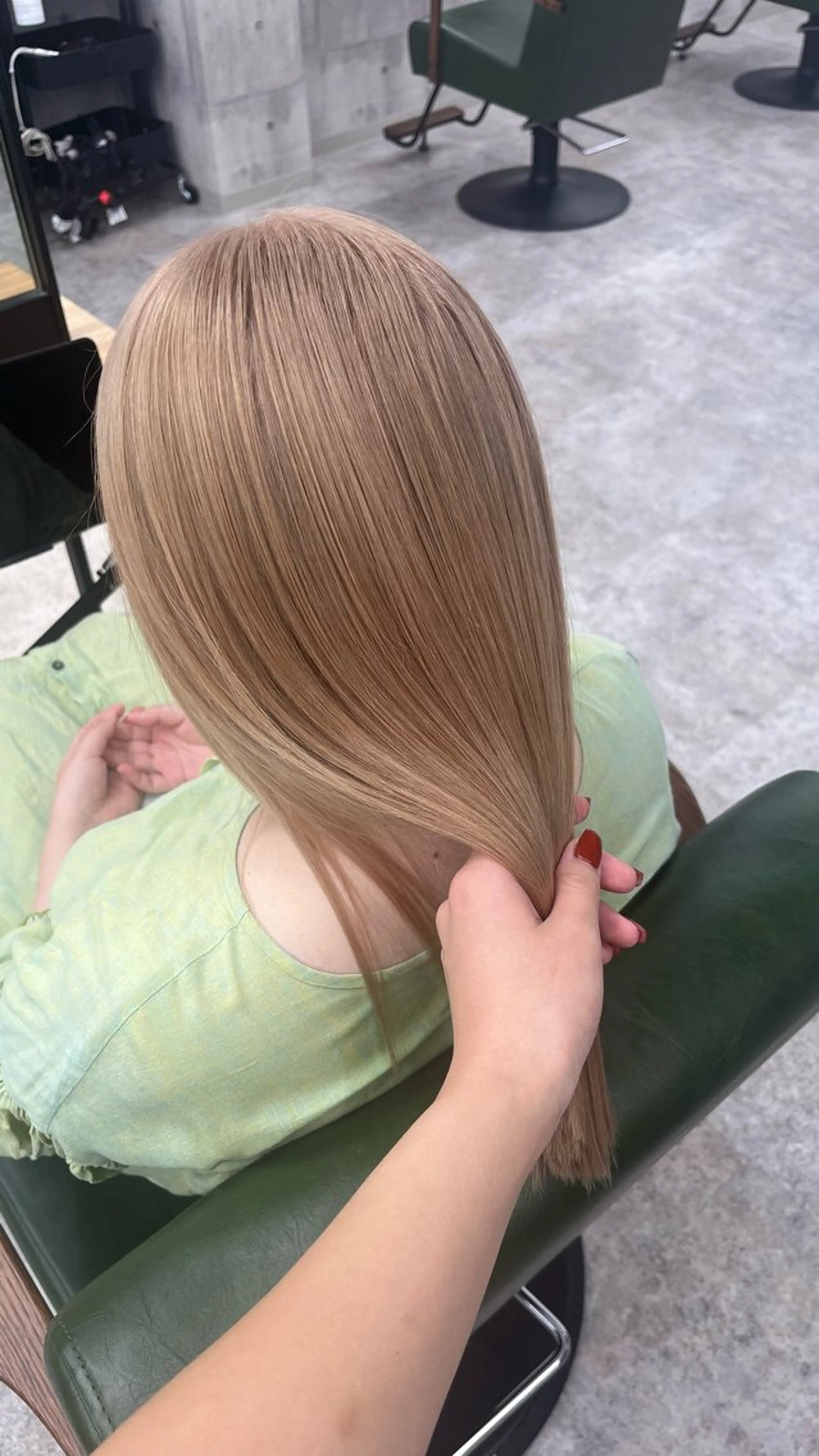 ミディアム カラー nonoka/ ブリーチ/モニカのヘアスタイル