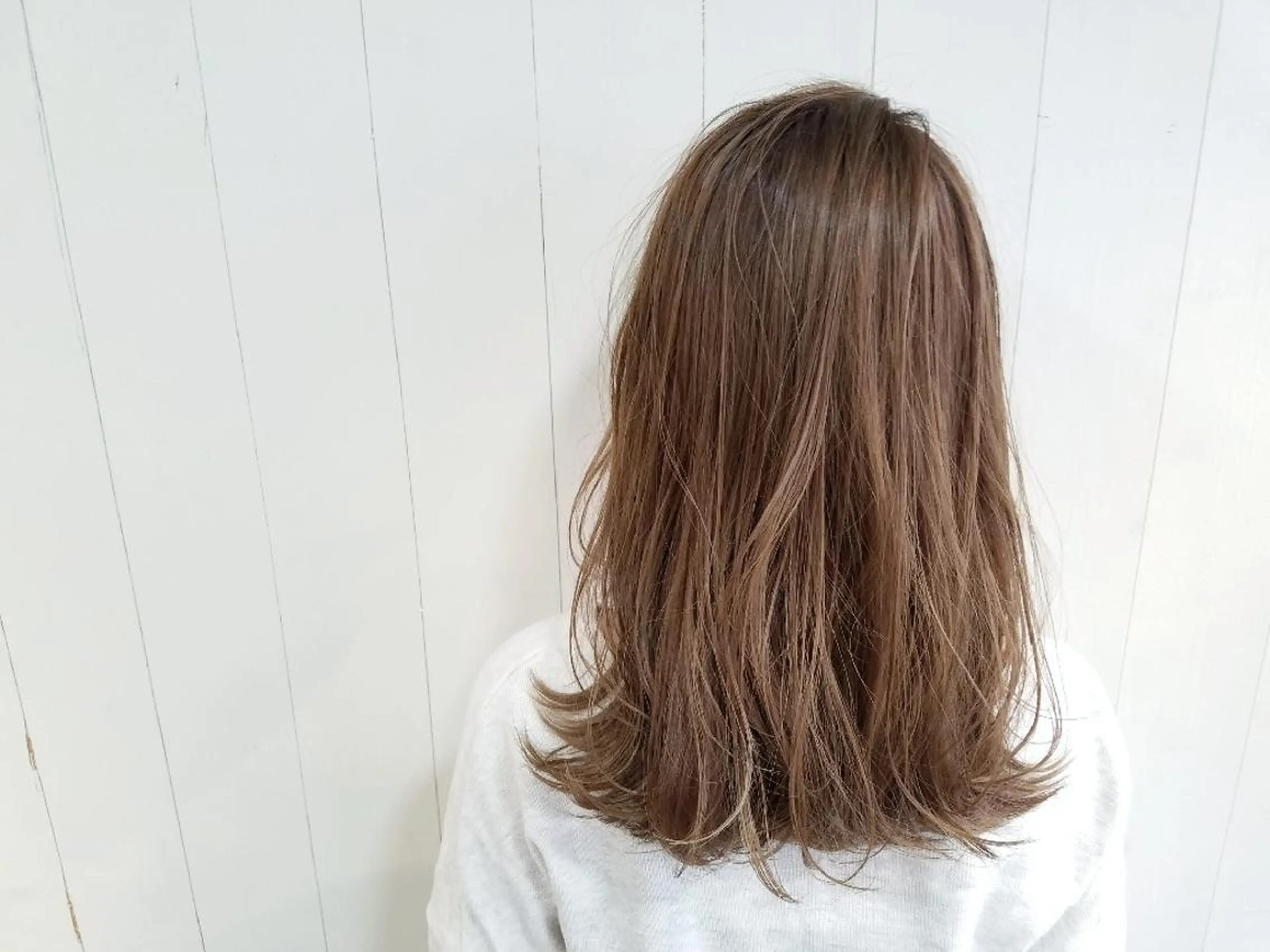 カラー セミロング ベージュカラー ウルフ、ボブ美容師 今井のヘアスタイル