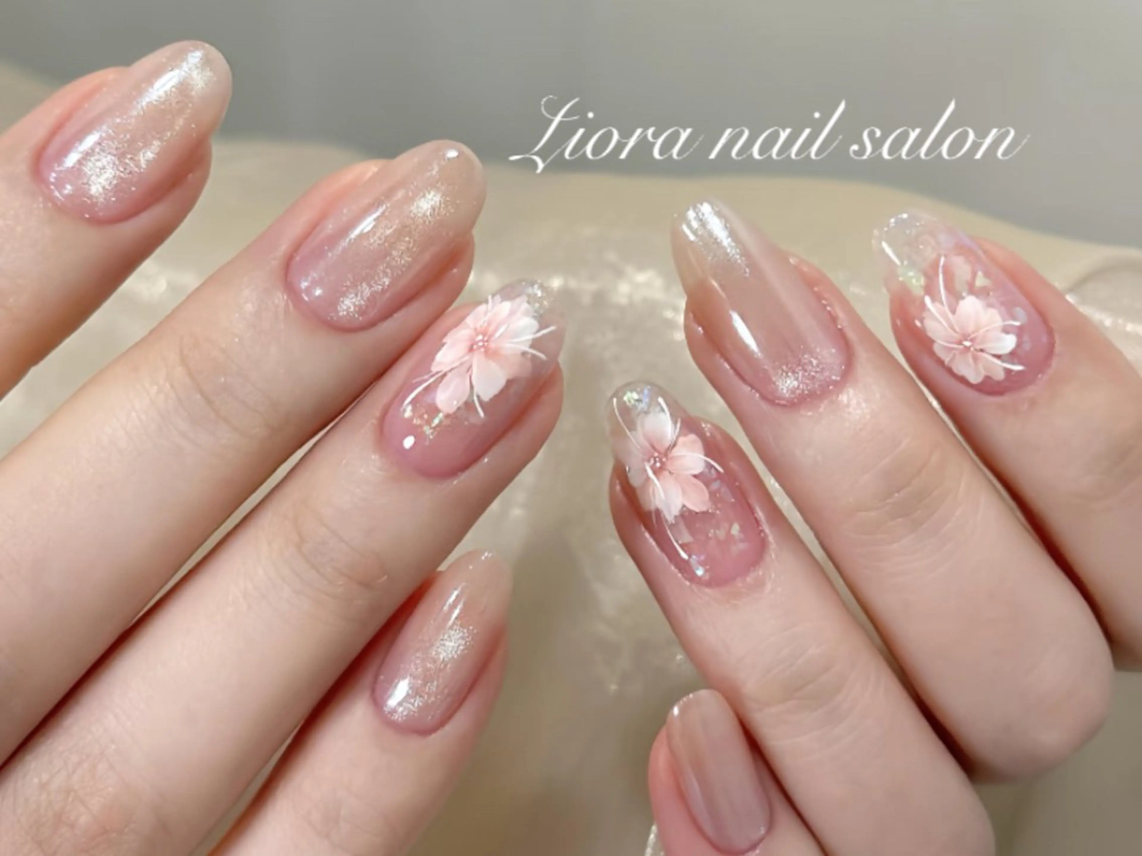 ネイル フレンチネイル ジェルネイル ガーリー グラデーション キラキラネイル ハンドネイル Liora ネイルサロン所属・Liora nail salonのネイルデザイン