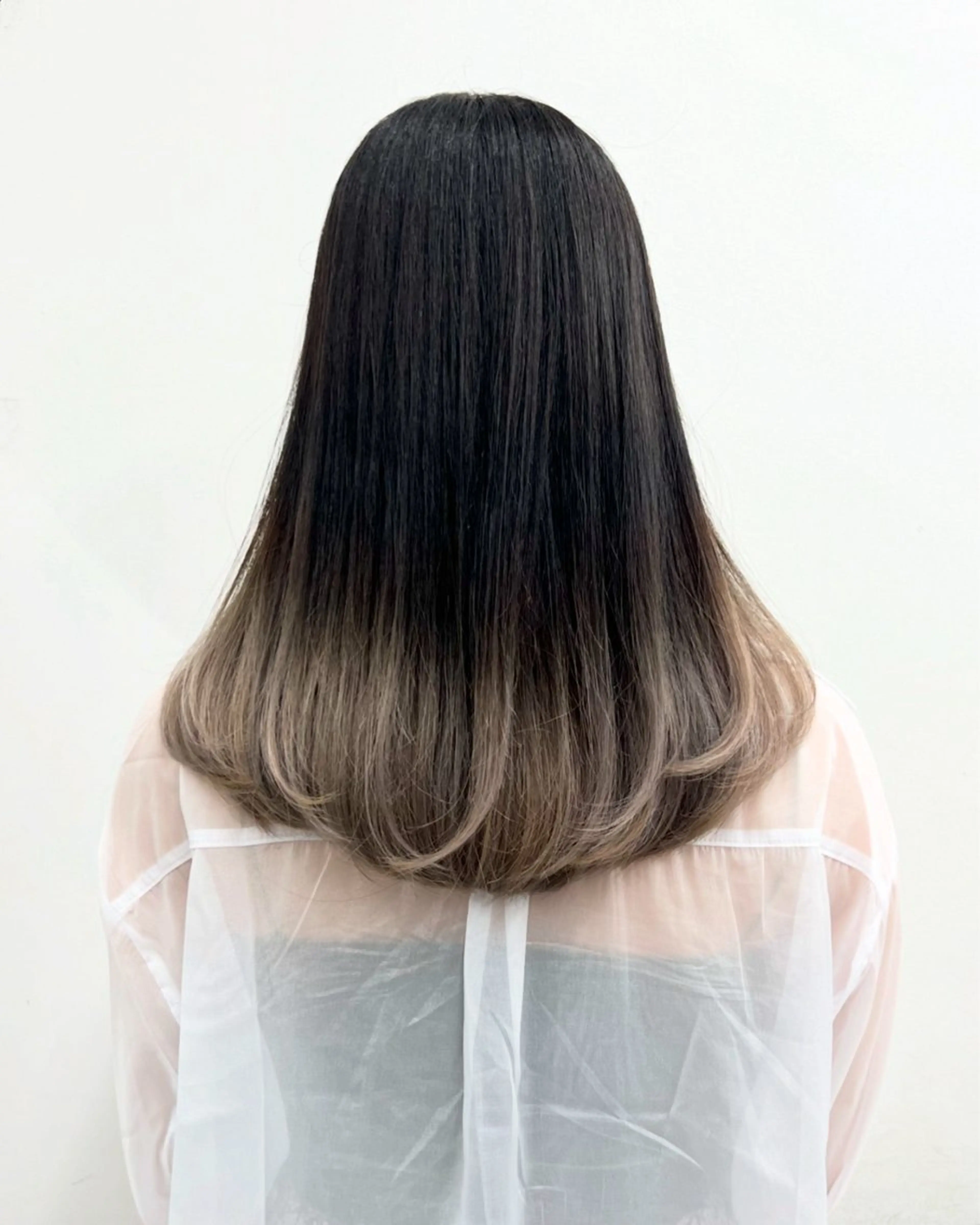 ミディアム カット ヘアカラー トリートメント Cielo by Siestaのヘアスタイル