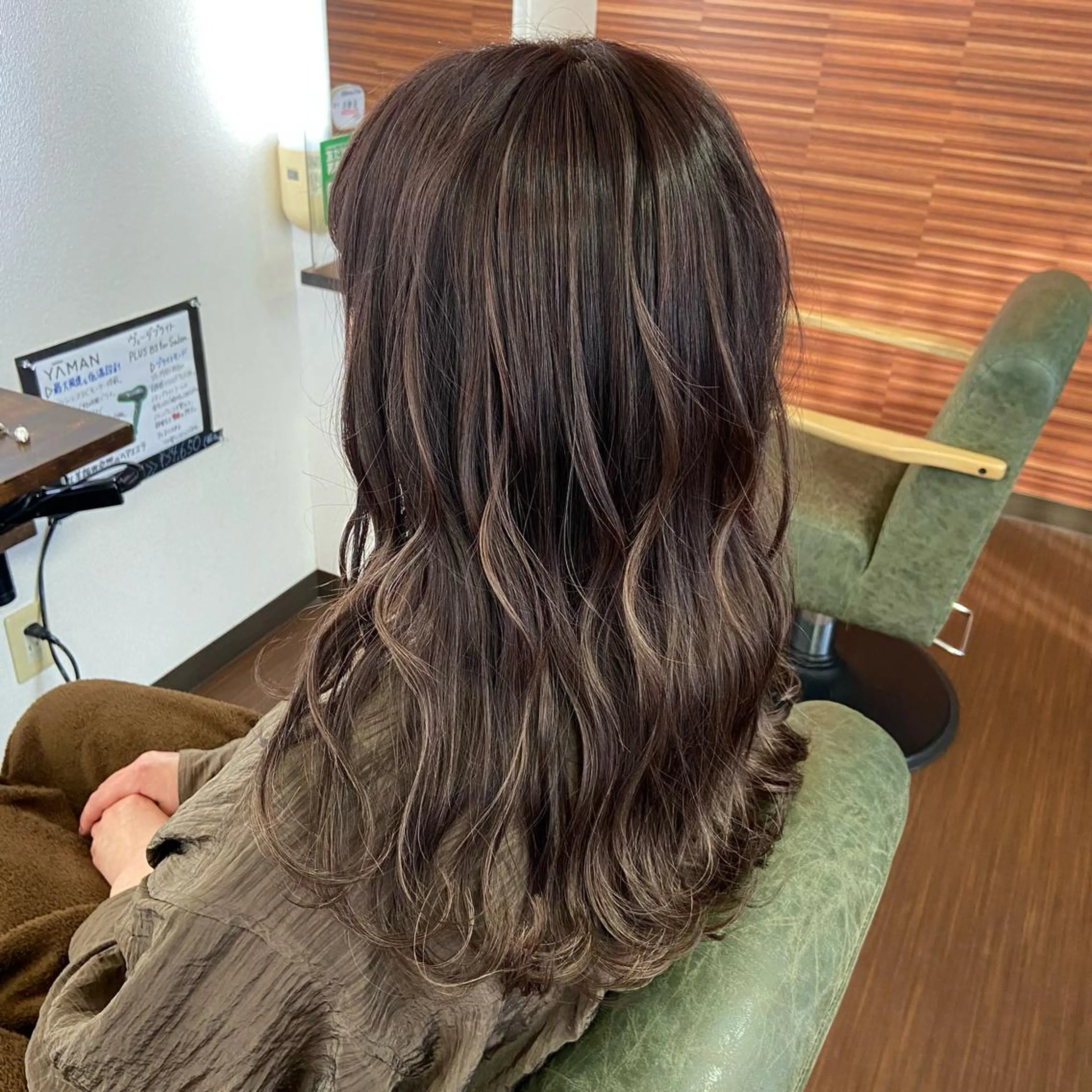 ロング カラー ハイライトカラー ハイライト ヘアカラー トリートメント Glanzhair 🫧‪菊池柊真🫧のヘアスタイル