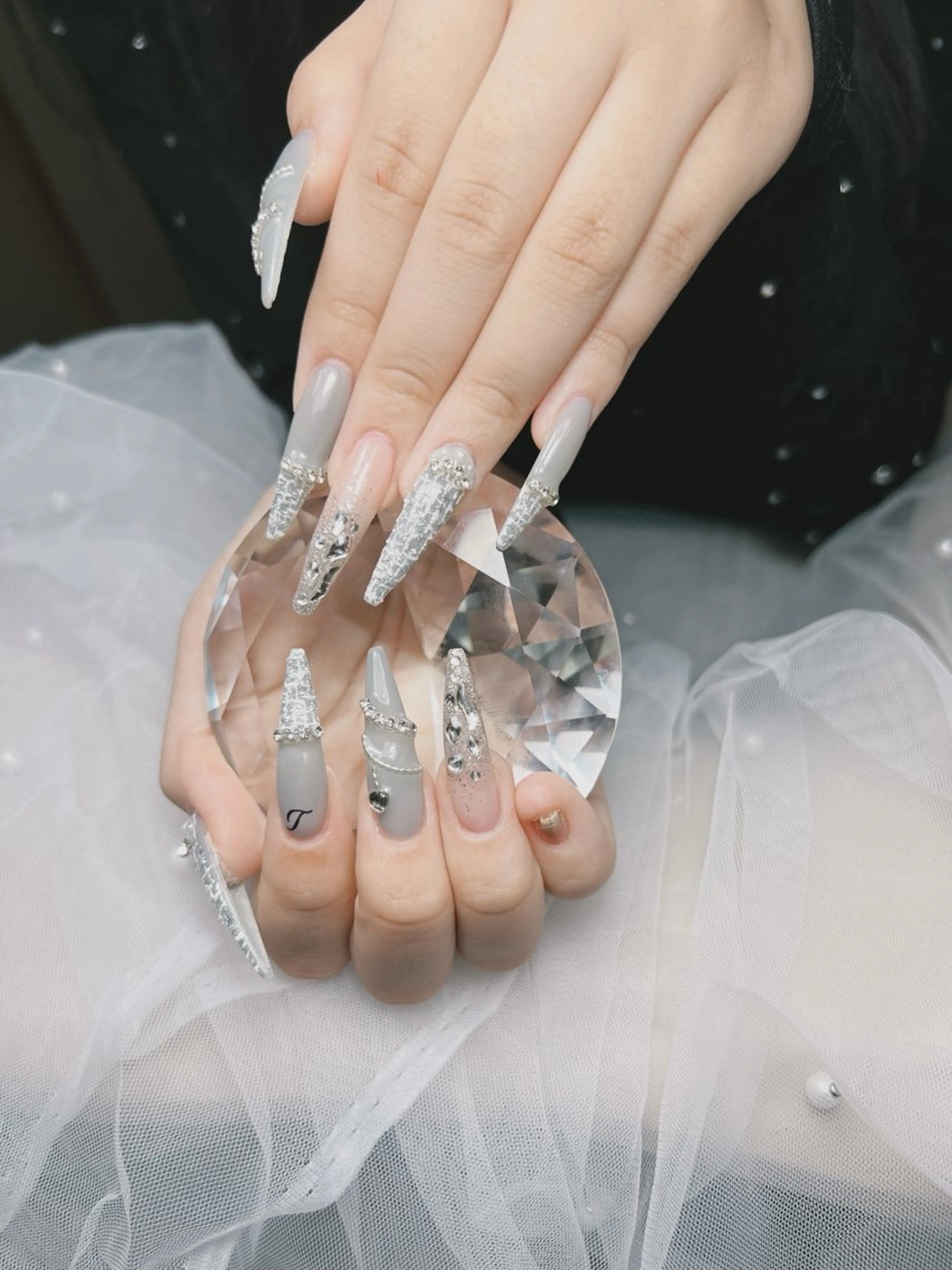 ネイル アートネイル オーロラネイル チークネイル 長さ出し フットネイル ハンドネイル ハンドケア Noiranail_ studio川越西口のネイルデザイン