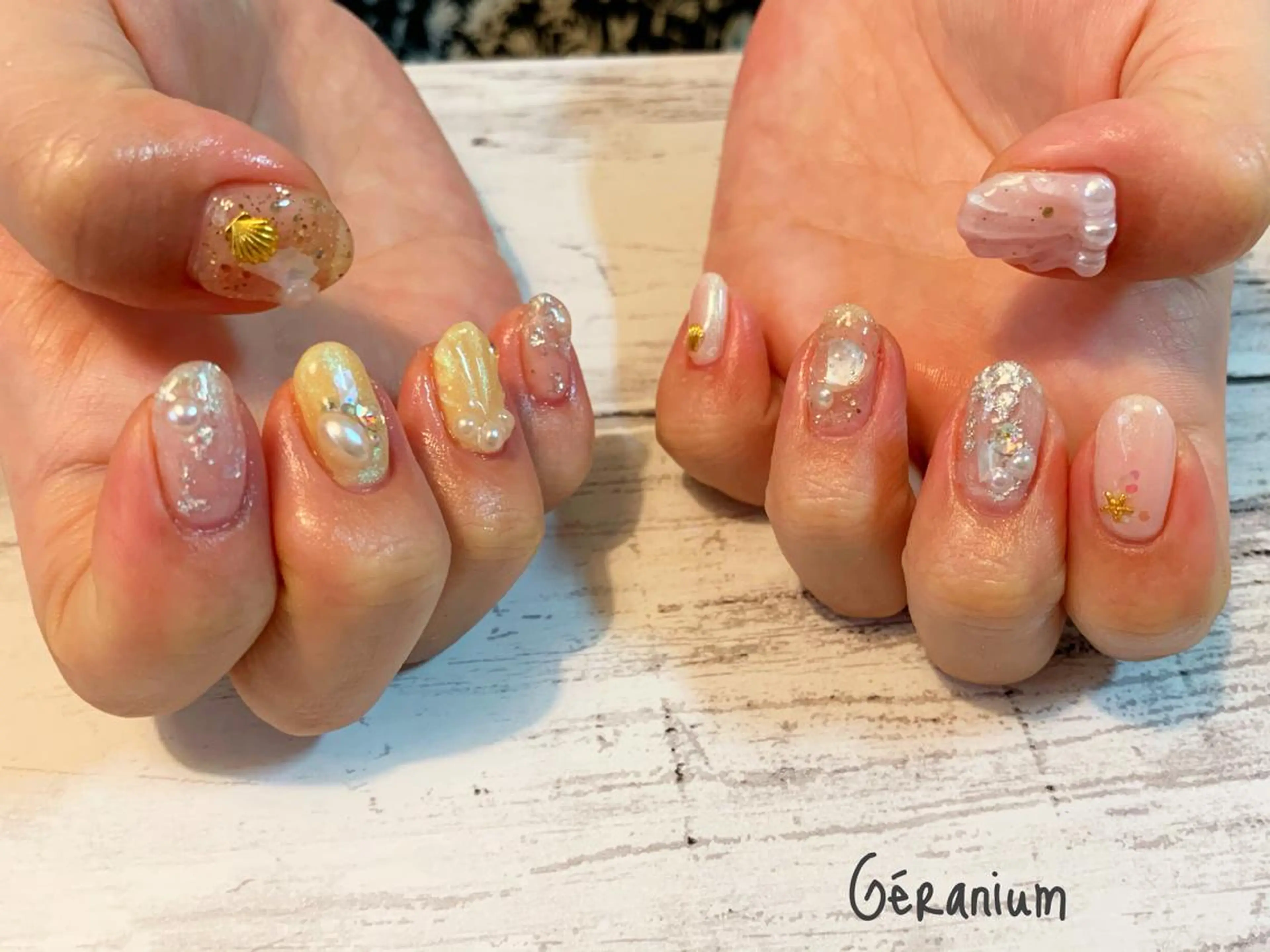 ネイル ハンドネイル フットネイル GéRanium Harukaのネイルデザイン