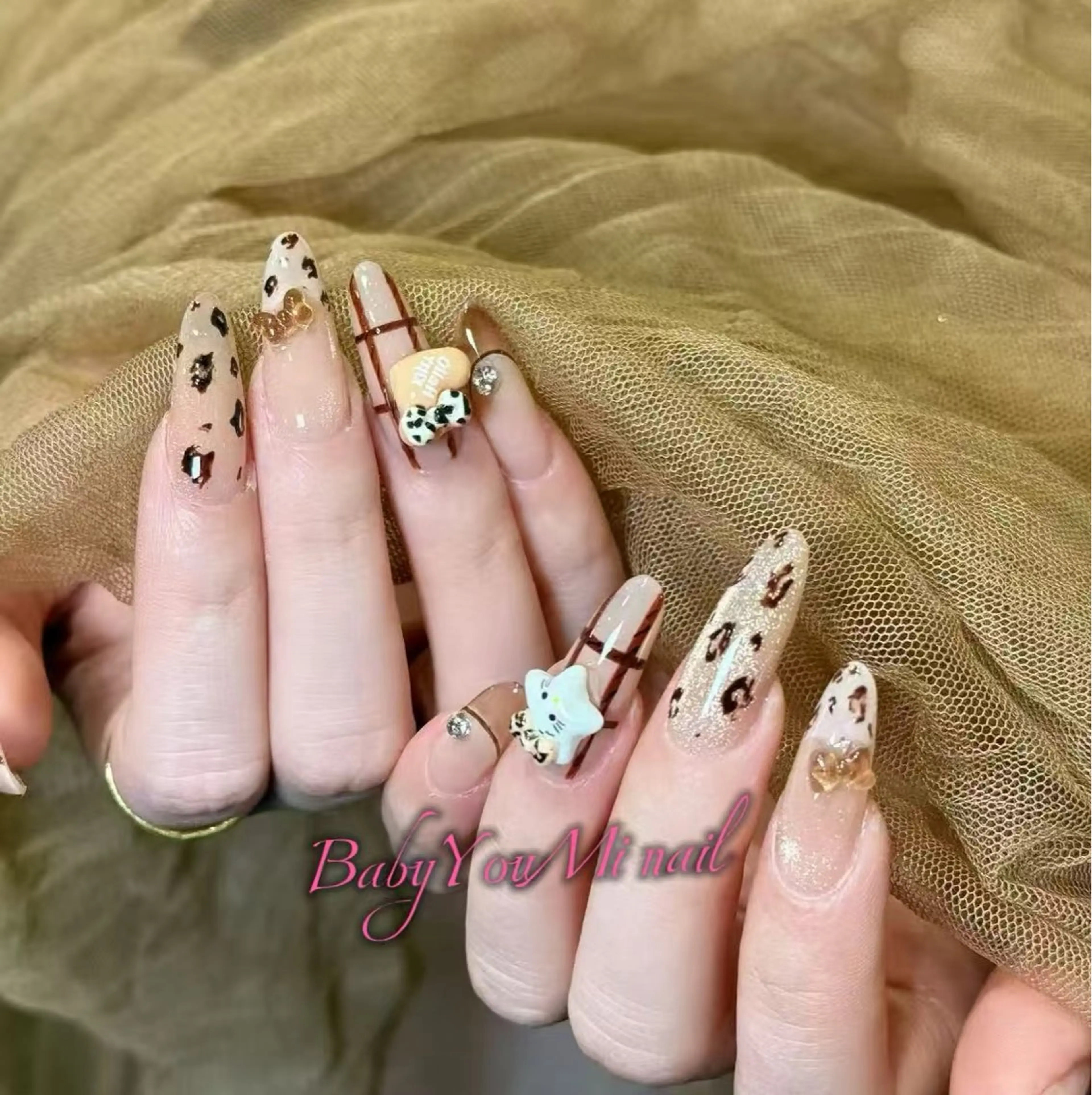 ネイル オーロラネイル フラワーネイル フットネイル フレンチネイル ジェルネイル ハンドネイル BabyYouMi nailのネイルデザイン