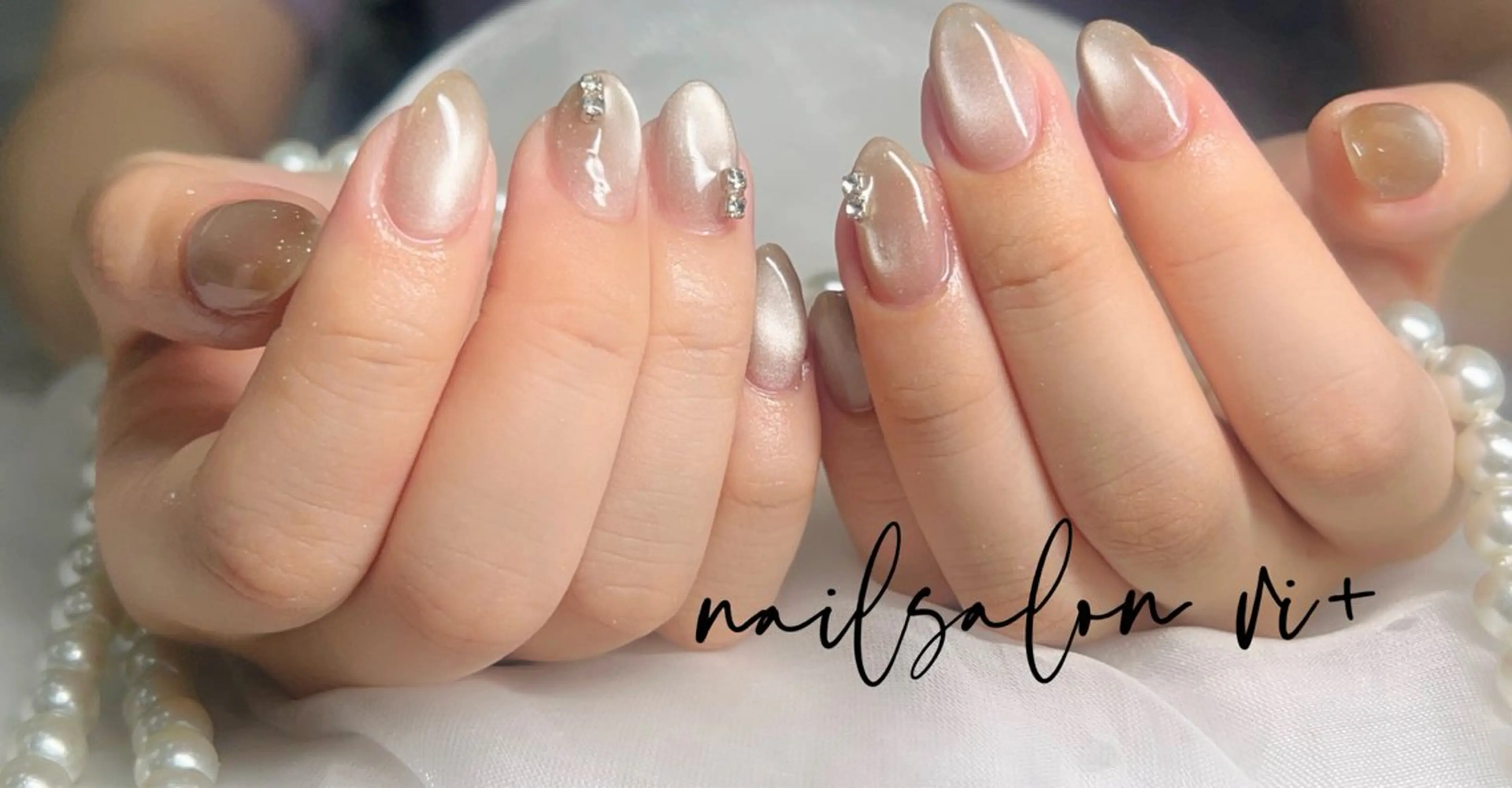 ネイル ハンドネイル nailsalon vi+新人LiLiのネイルデザイン