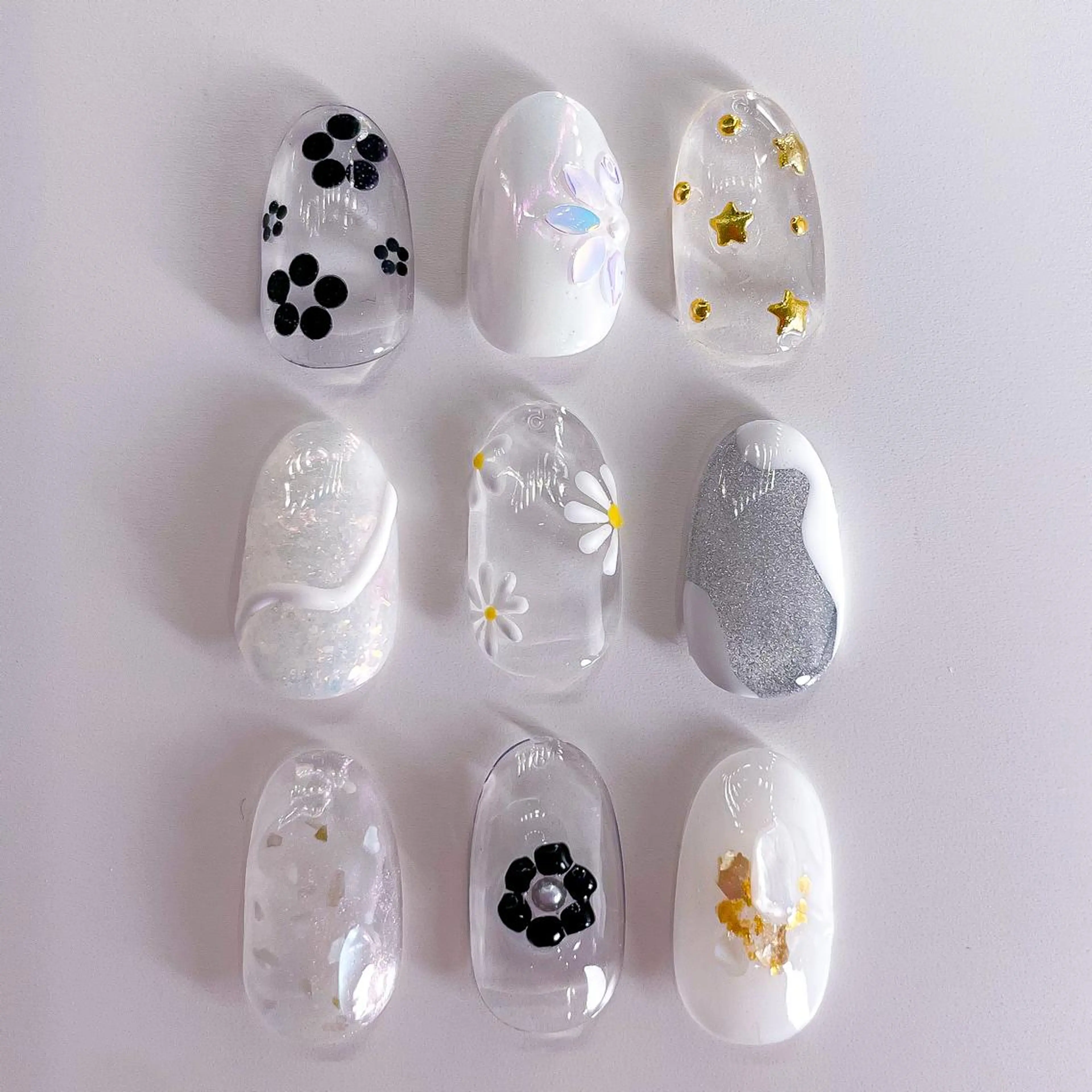 ネイル アートネイル マグネットネイル ミラーネイル ワンカラーネイル ホワイト mew mew kotomiのネイルデザイン