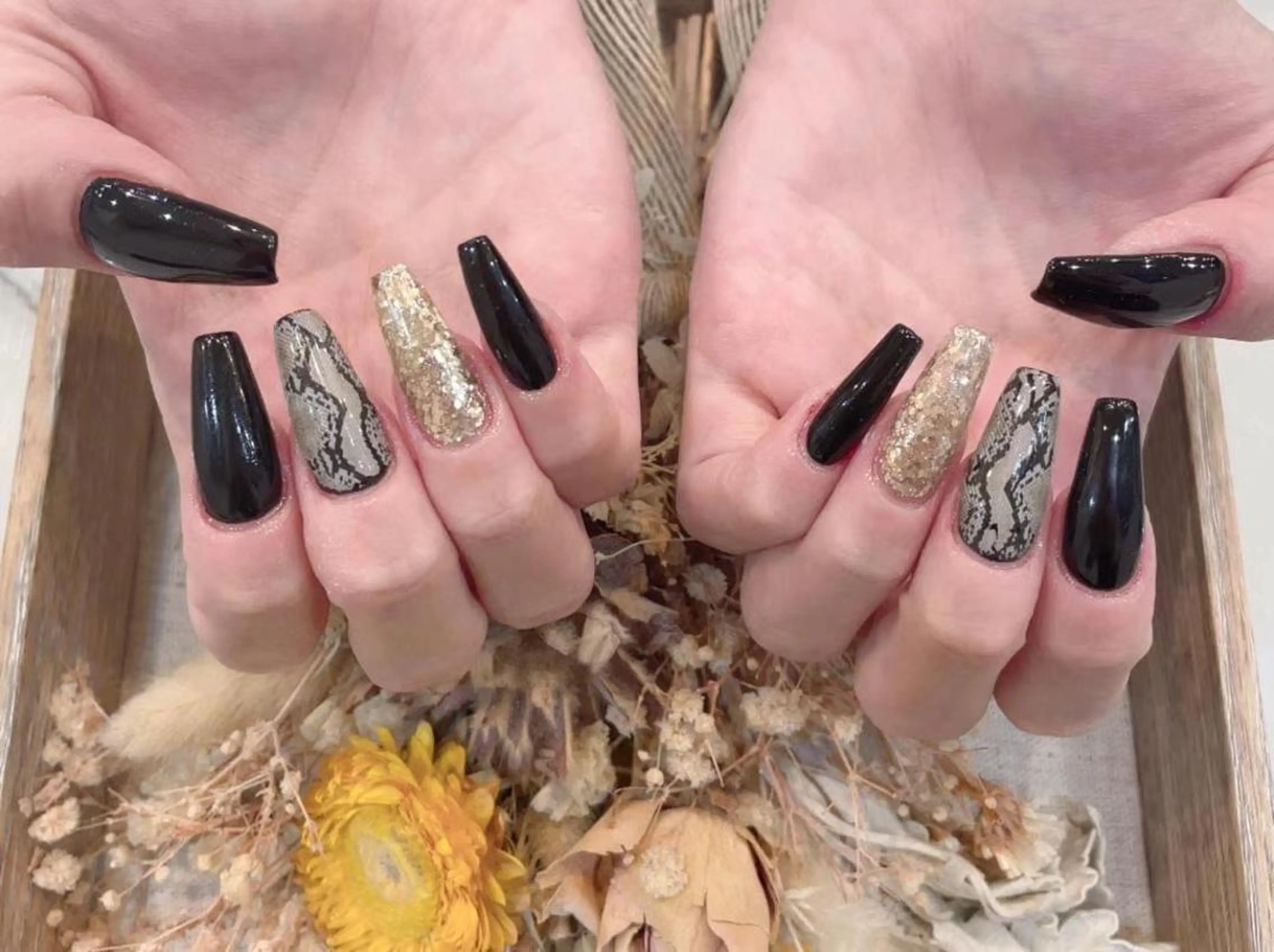 ネイル アニマル柄 ゴールド ラメ(グリッター) Babarla Nailのネイルデザイン