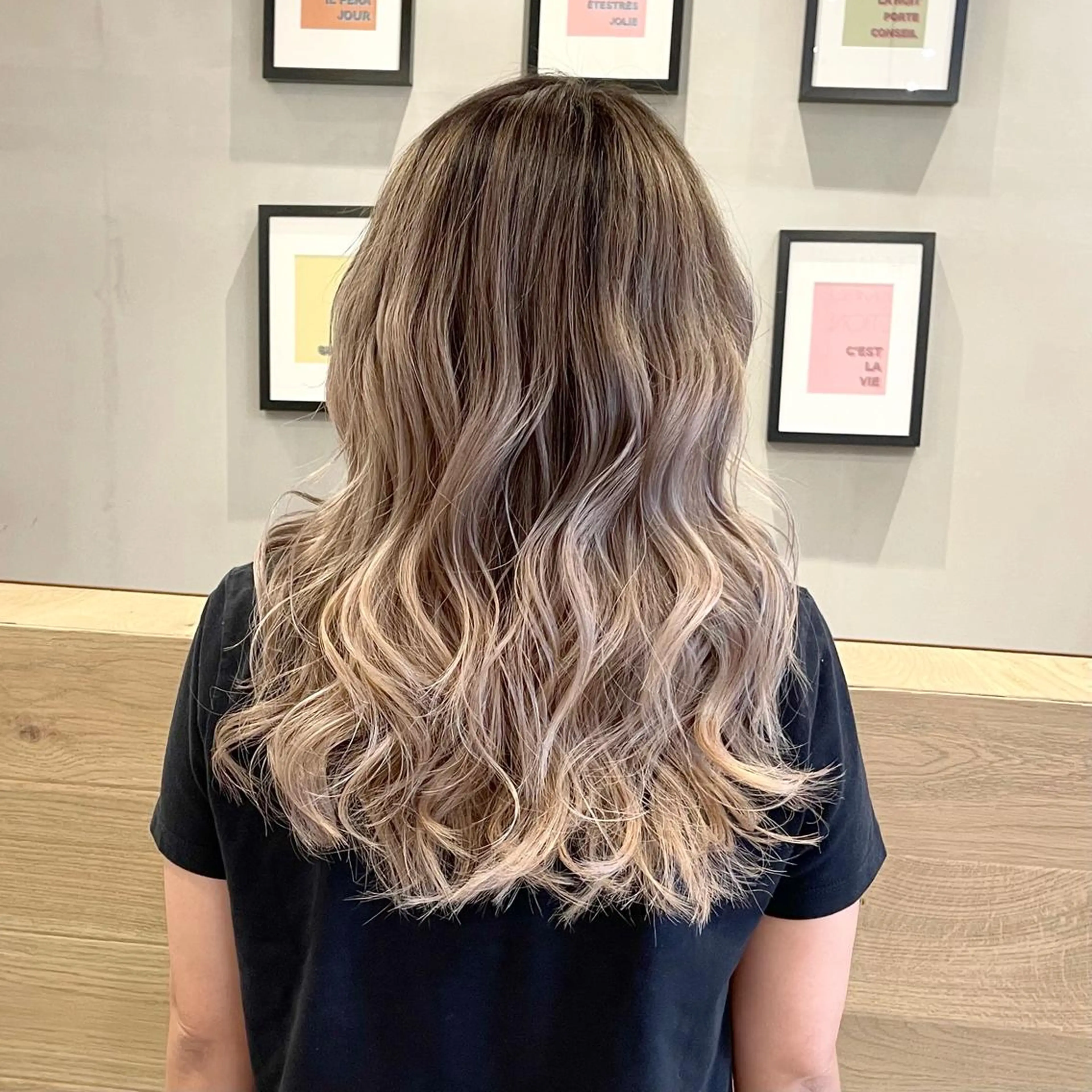 セミロング カラー ヘアアレンジ バレイヤージュ デザインカラー ハイライトカラー 外国人風カラー ハイライト カット ヘアカラー トリートメント アンドウ ユウ/ レイヤーカット/韓国のヘアスタイル