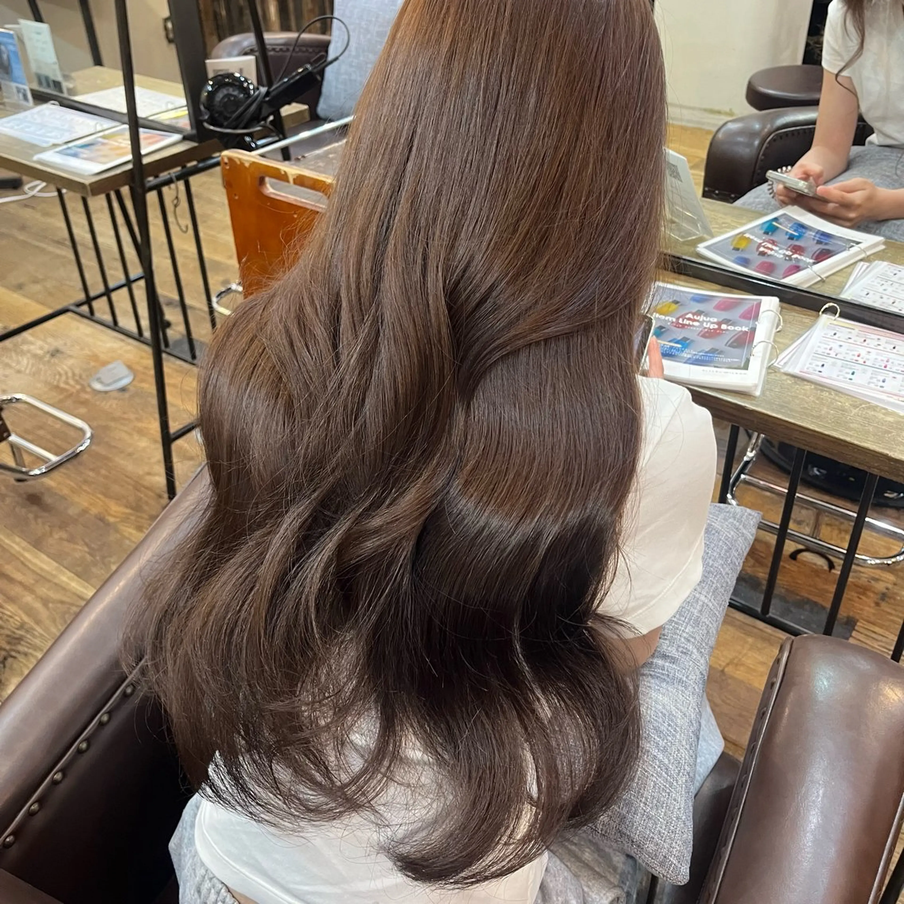 ロング カラー ブリーチ ダブルカラー ブリーチなしカラー ヘアカラー 清水 こなねのヘアスタイル