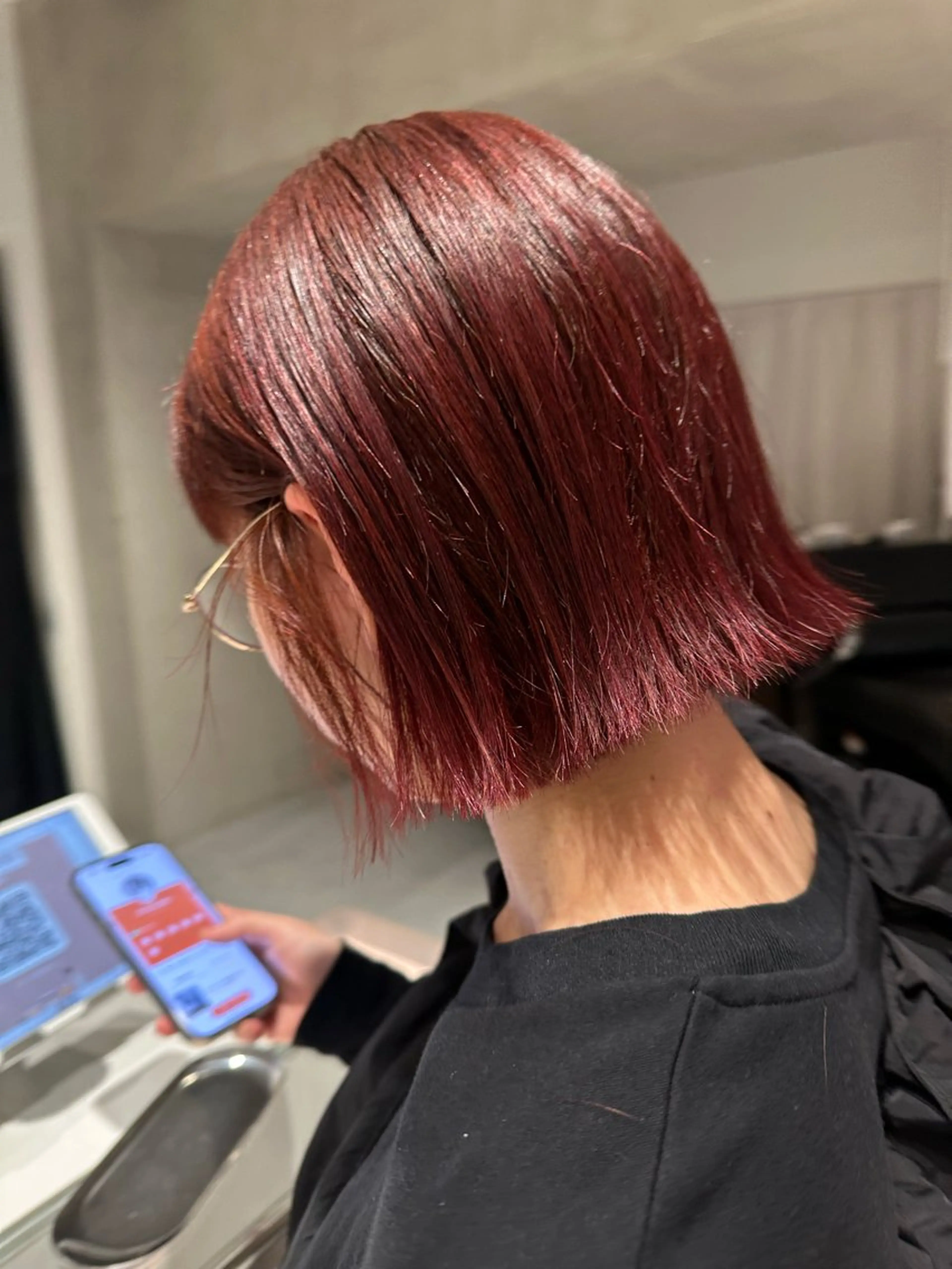 ミディアム カラー ヘアアレンジ ボルドーカラー ヘアカラー トリートメント ヘッドスパ ヘアセット 垢抜け韓国風ヘア カラーMIKUのヘアスタイル