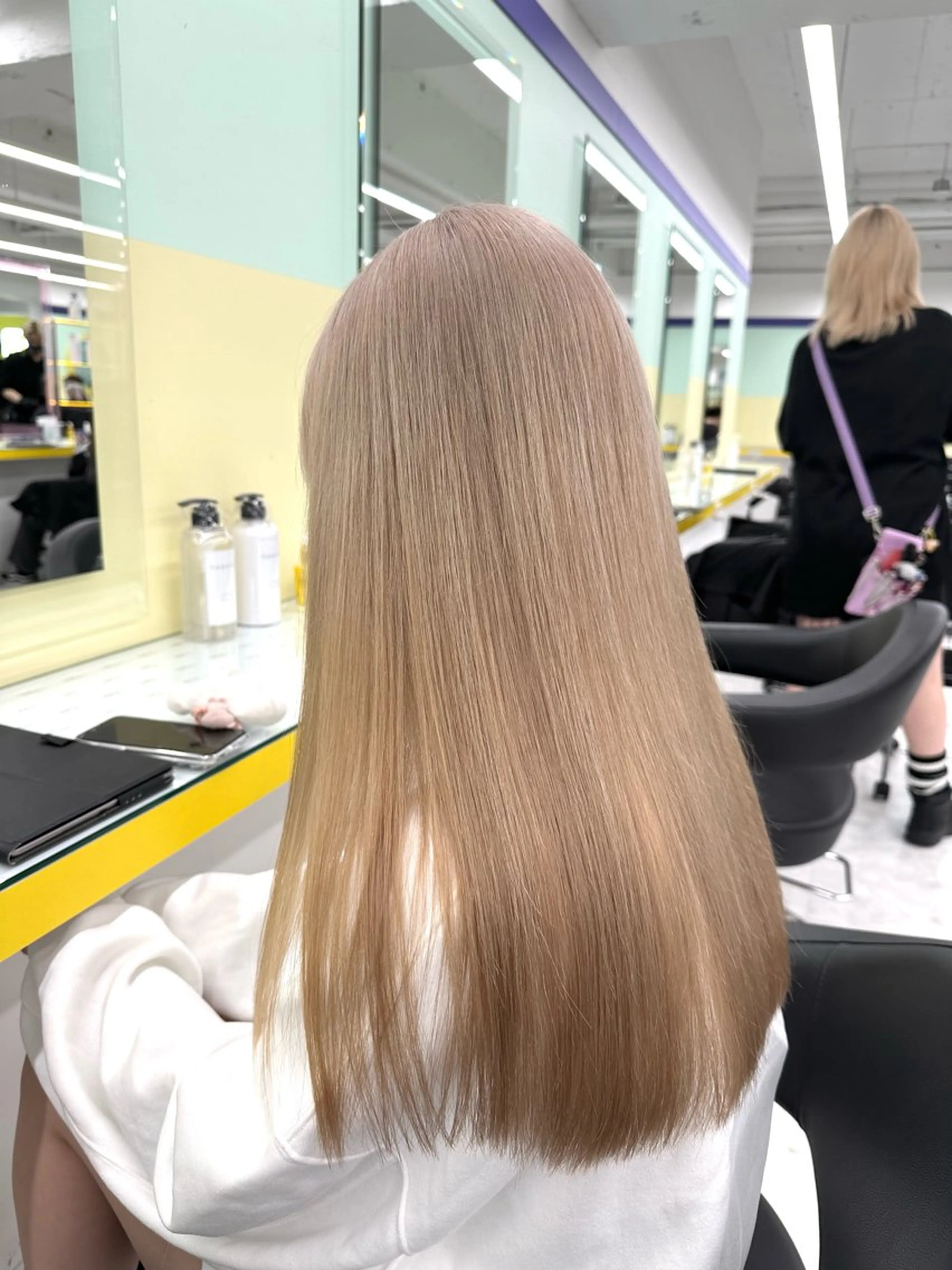 ロング カラー ヘアアレンジ ベージュカラー ブリーチ ダブルカラー グレージュ ハイトーンカラー 🤍横浜ブリーチ /Yohei🤍のヘアスタイル