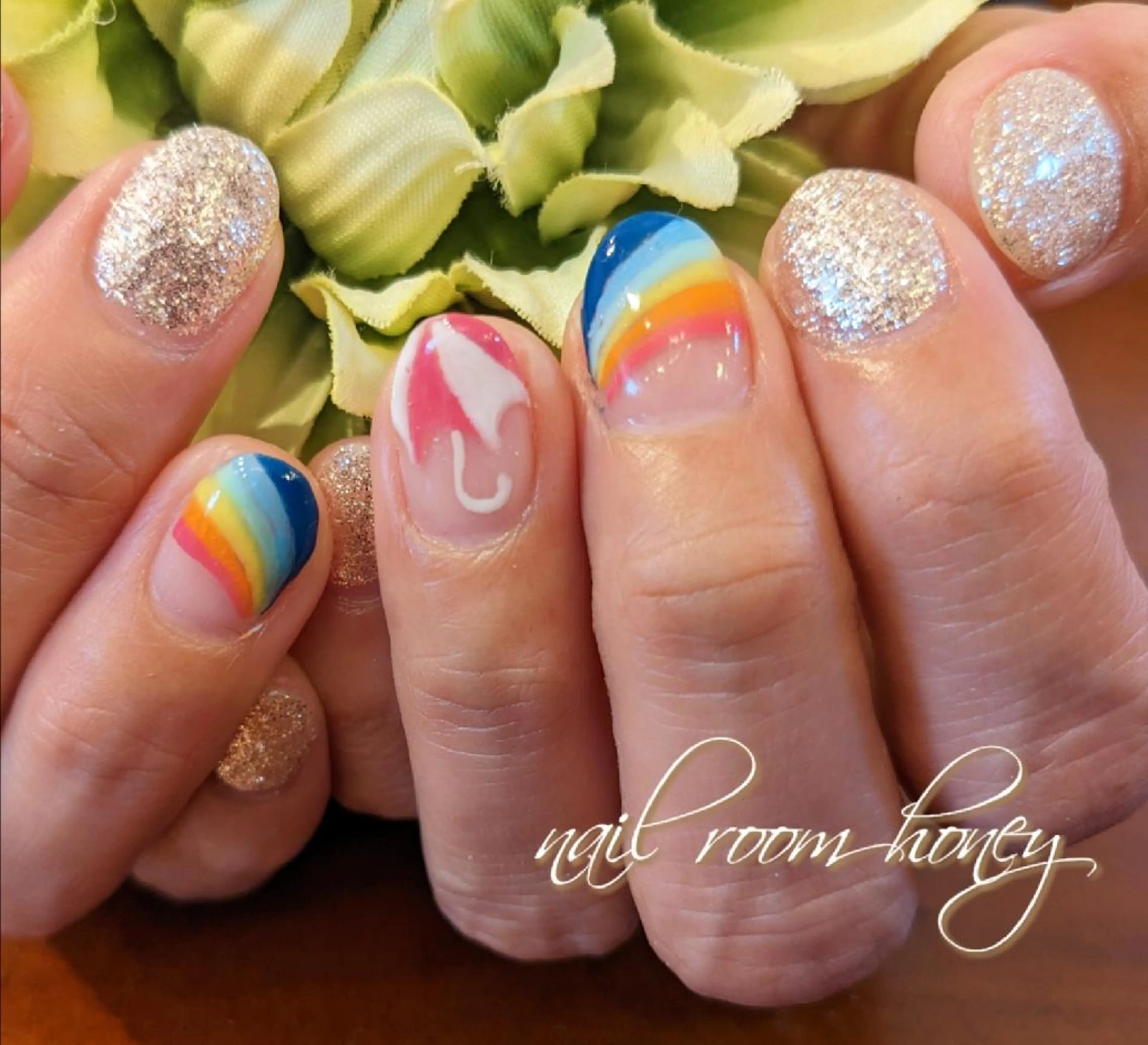 ネイル アートネイル ゴールド ラメ(グリッター) ショートネイル nail room  honeyのネイルデザイン