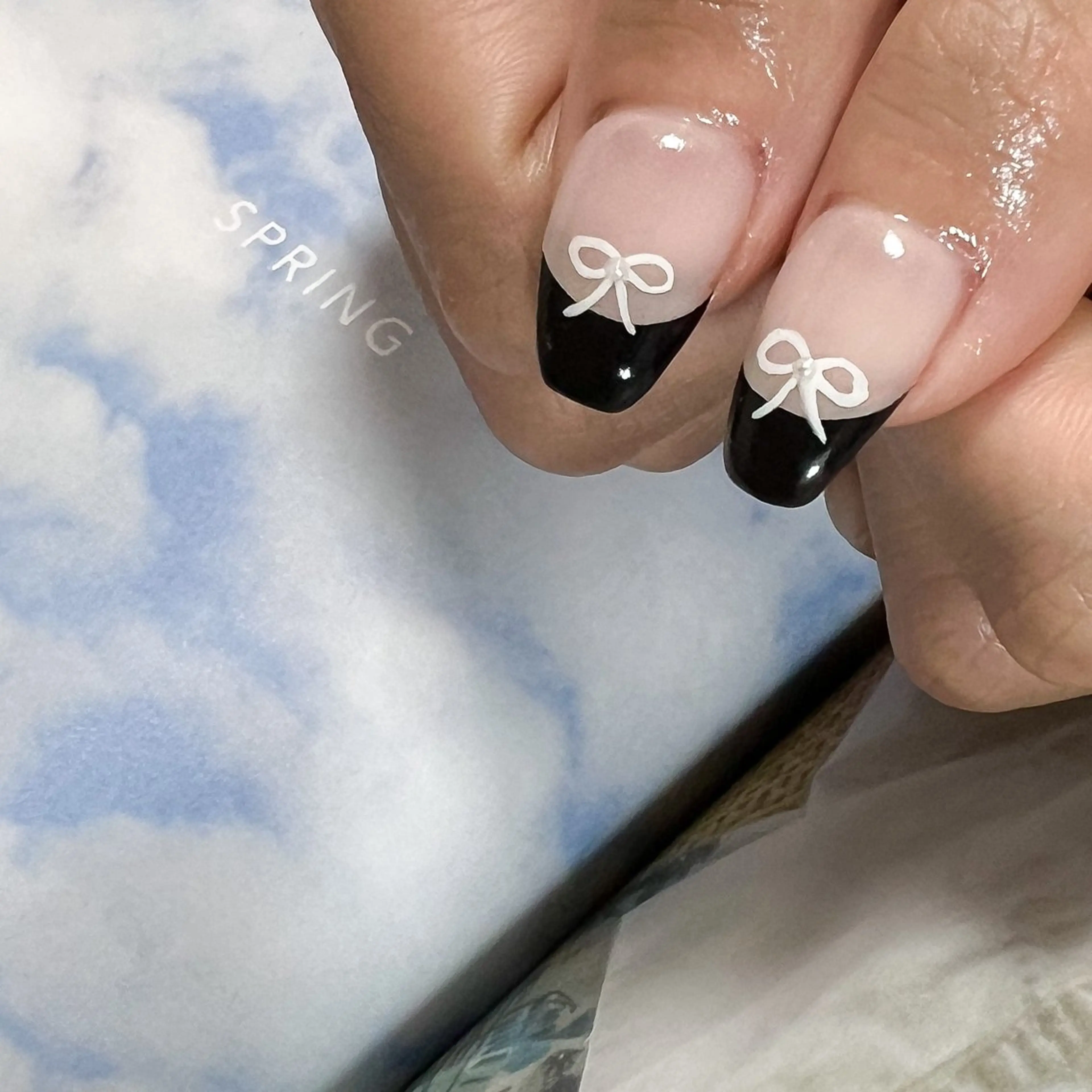 ネイル フレンチネイル リボン シンプルネイル 春ネイル ハンドネイル pointillé .ayaのネイルデザイン