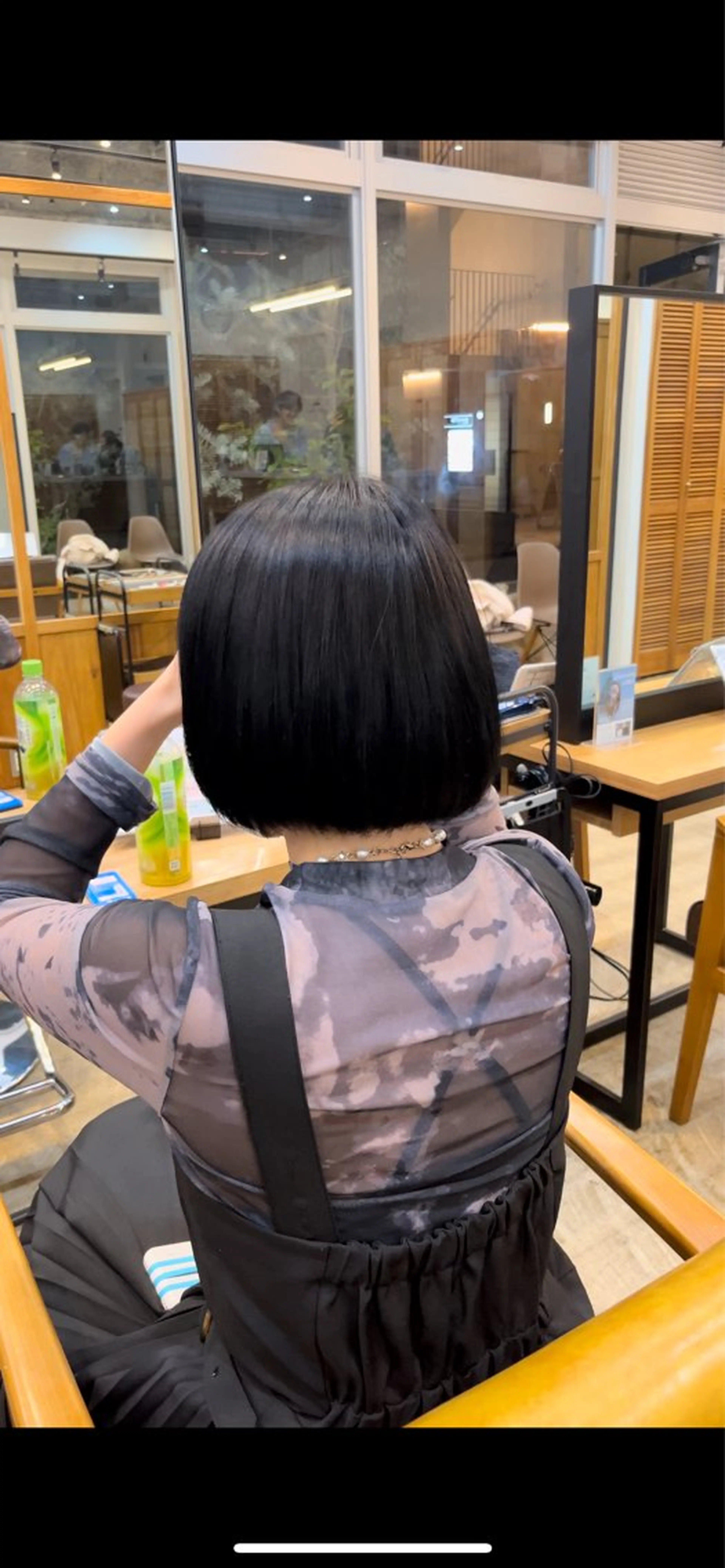 ショート カラー ハイトーンカラー トリートメント 岡野 豪のヘアスタイル