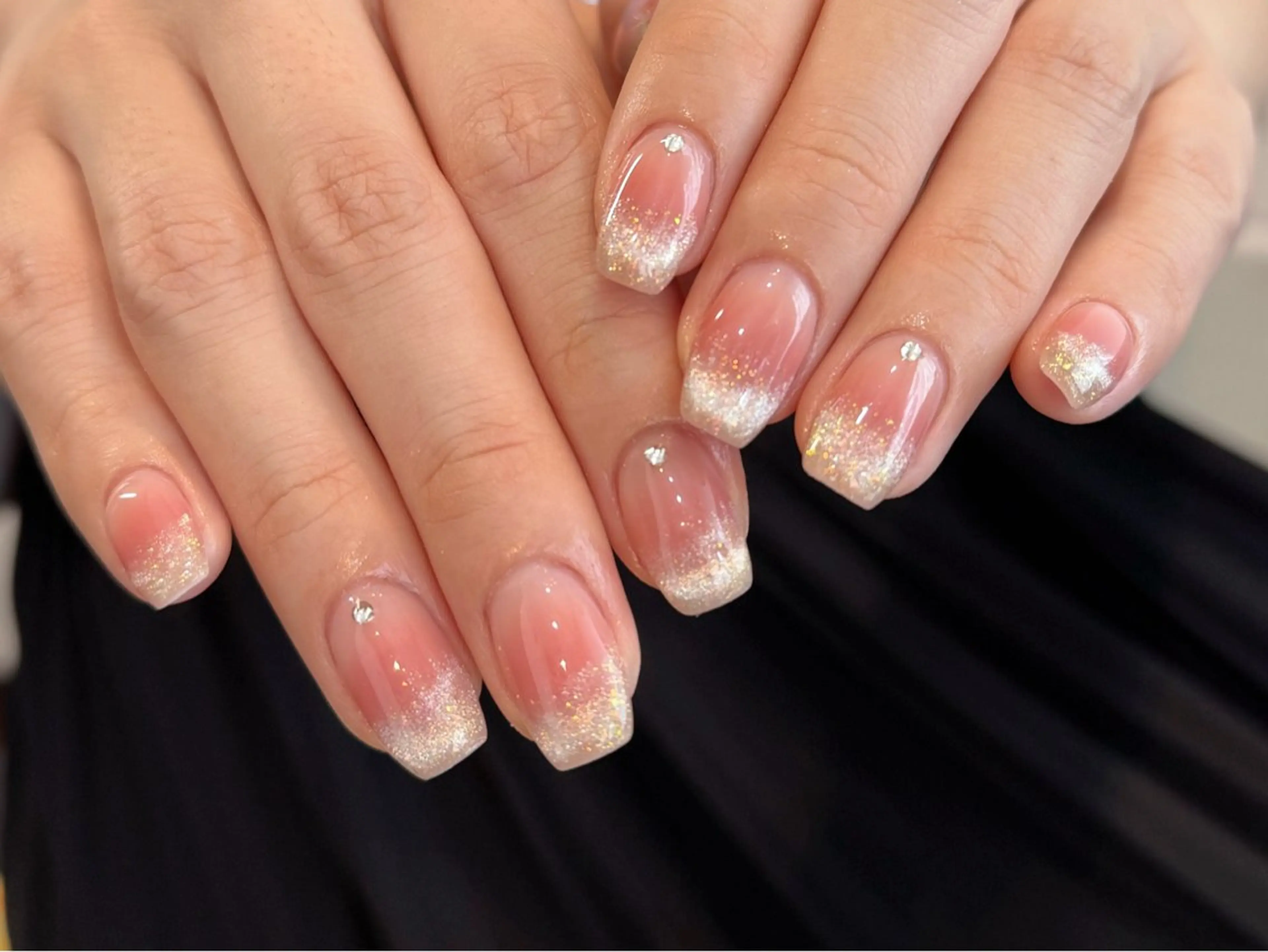 ネイル オーロラネイル 長さ出し フレンチネイル ジェルネイル ガラスフレンチ ハンドネイル Rela・S所属・Rela・S NAILのネイルデザイン