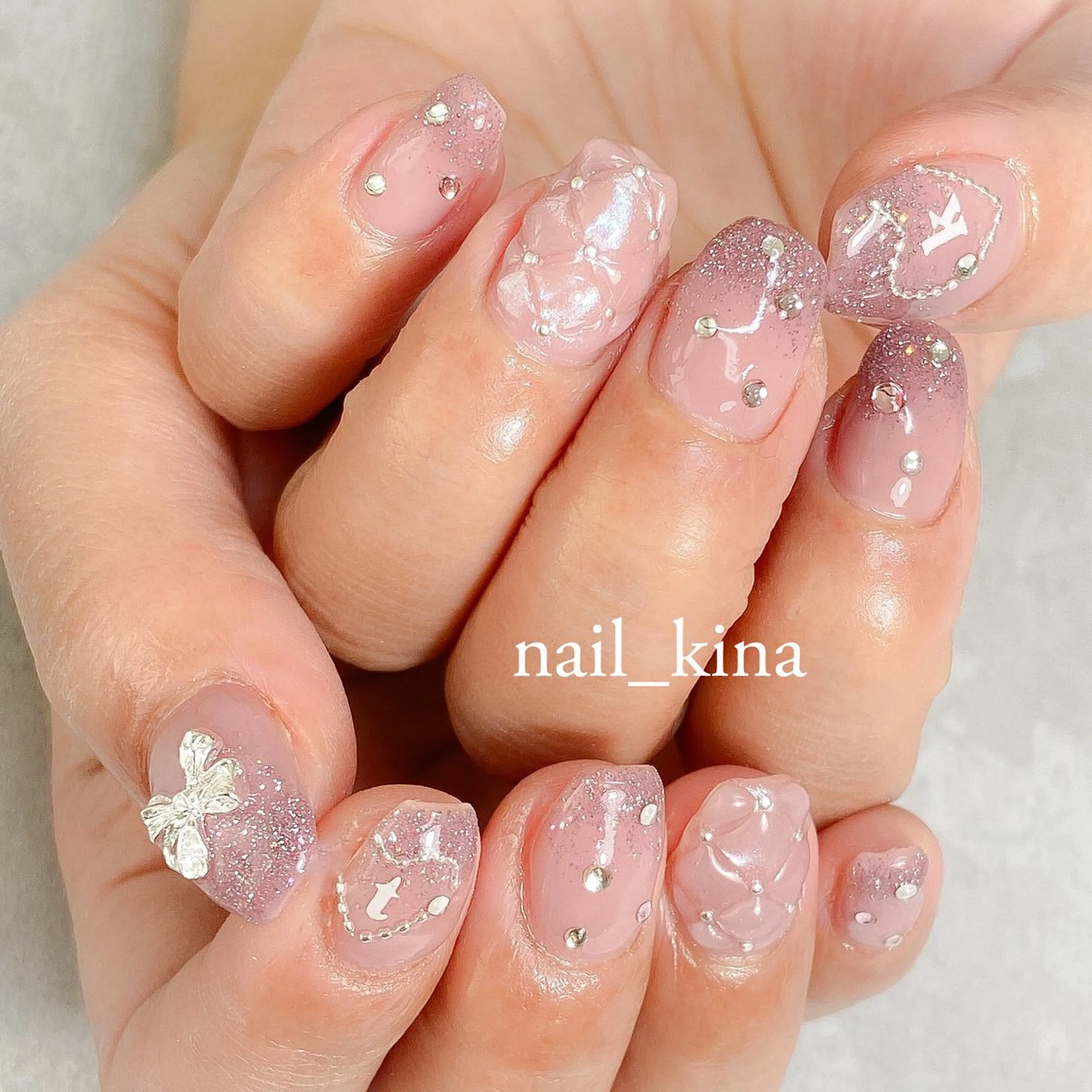 ネイル ラメ(グリッター) ラメグラデーション ピンク ハンドネイル nail_ kinaのネイルデザイン