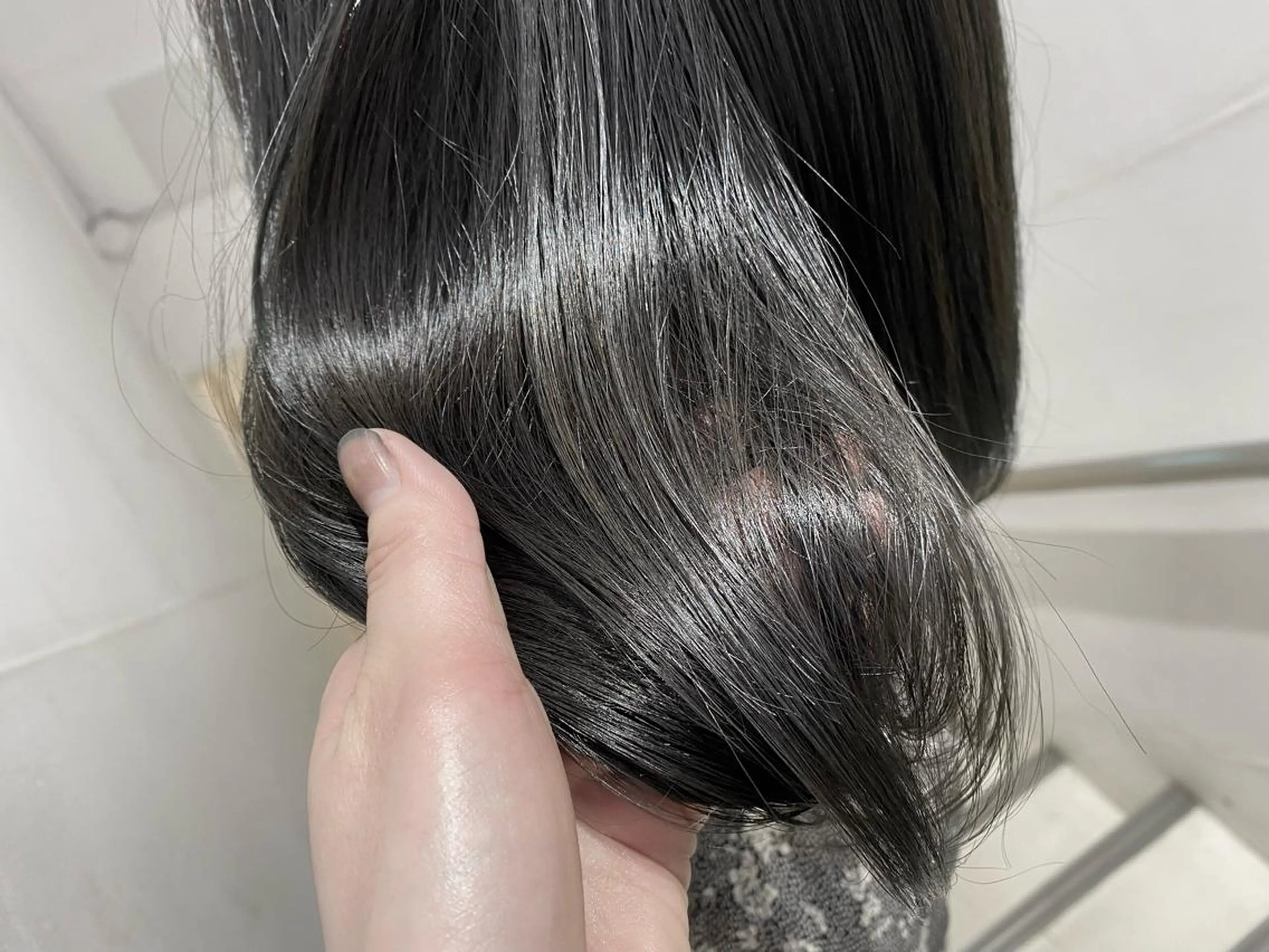 セミロング カラー アッシュ 透明感カラー ✨くびれスタイル✨️ 戸嶋穂乃香のヘアスタイル