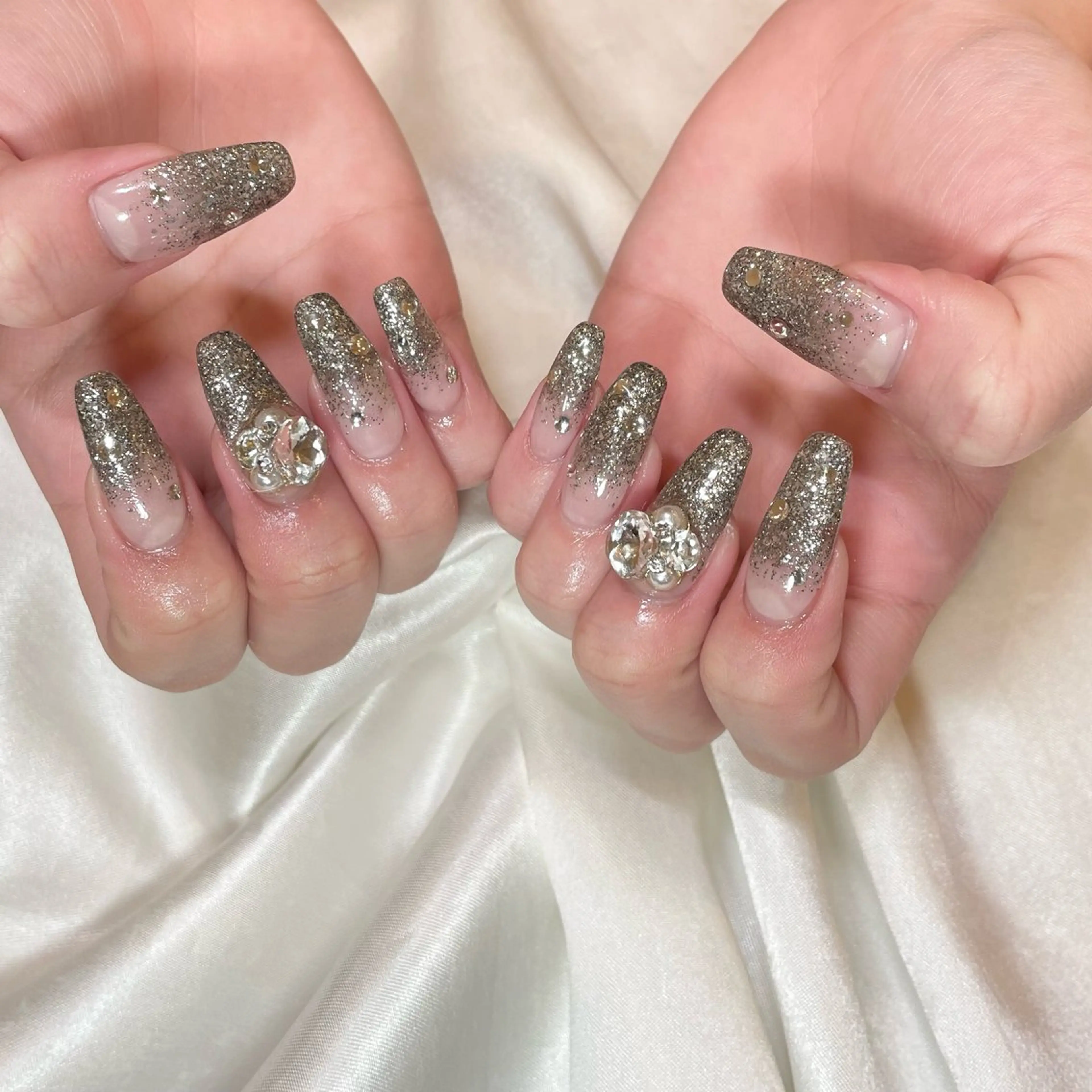 ネイル グラデーション キラキラネイル ラメ(グリッター) ラメグラデーション ハンドネイル ui nailのネイルデザイン