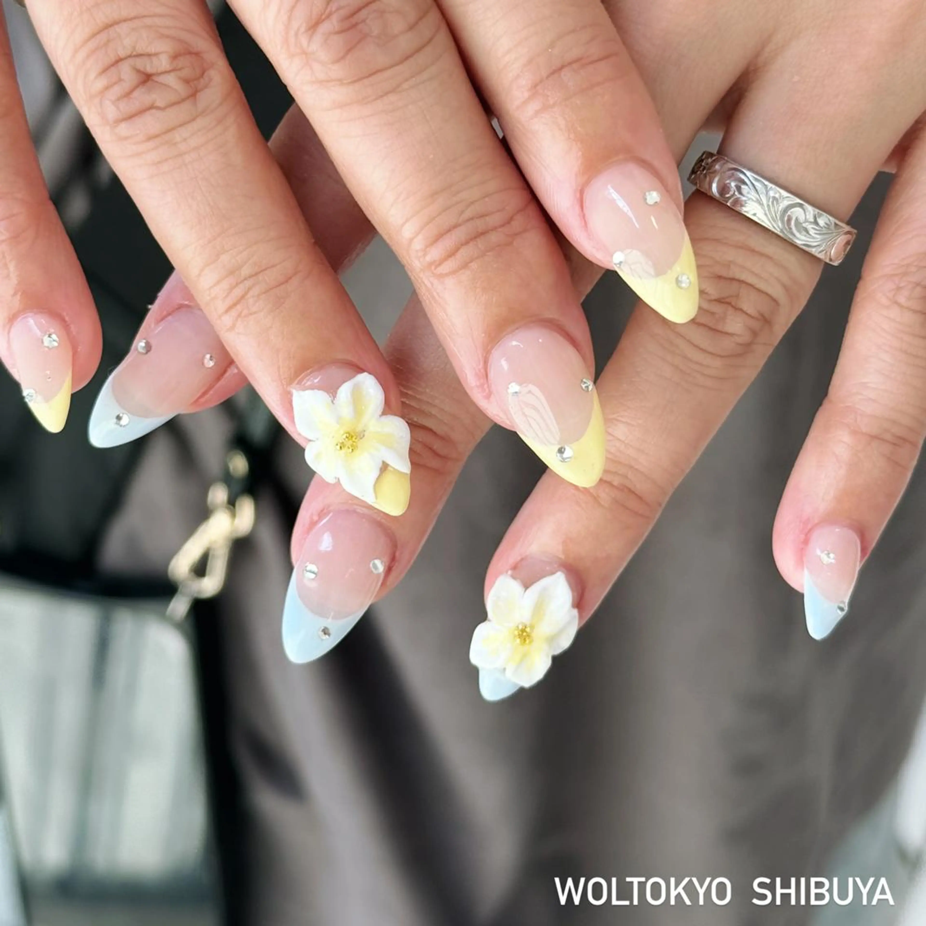 ネイル アートネイル 長さ出し ハンドネイル 🌙WOLTOKYO _Nail渋谷のネイルデザイン