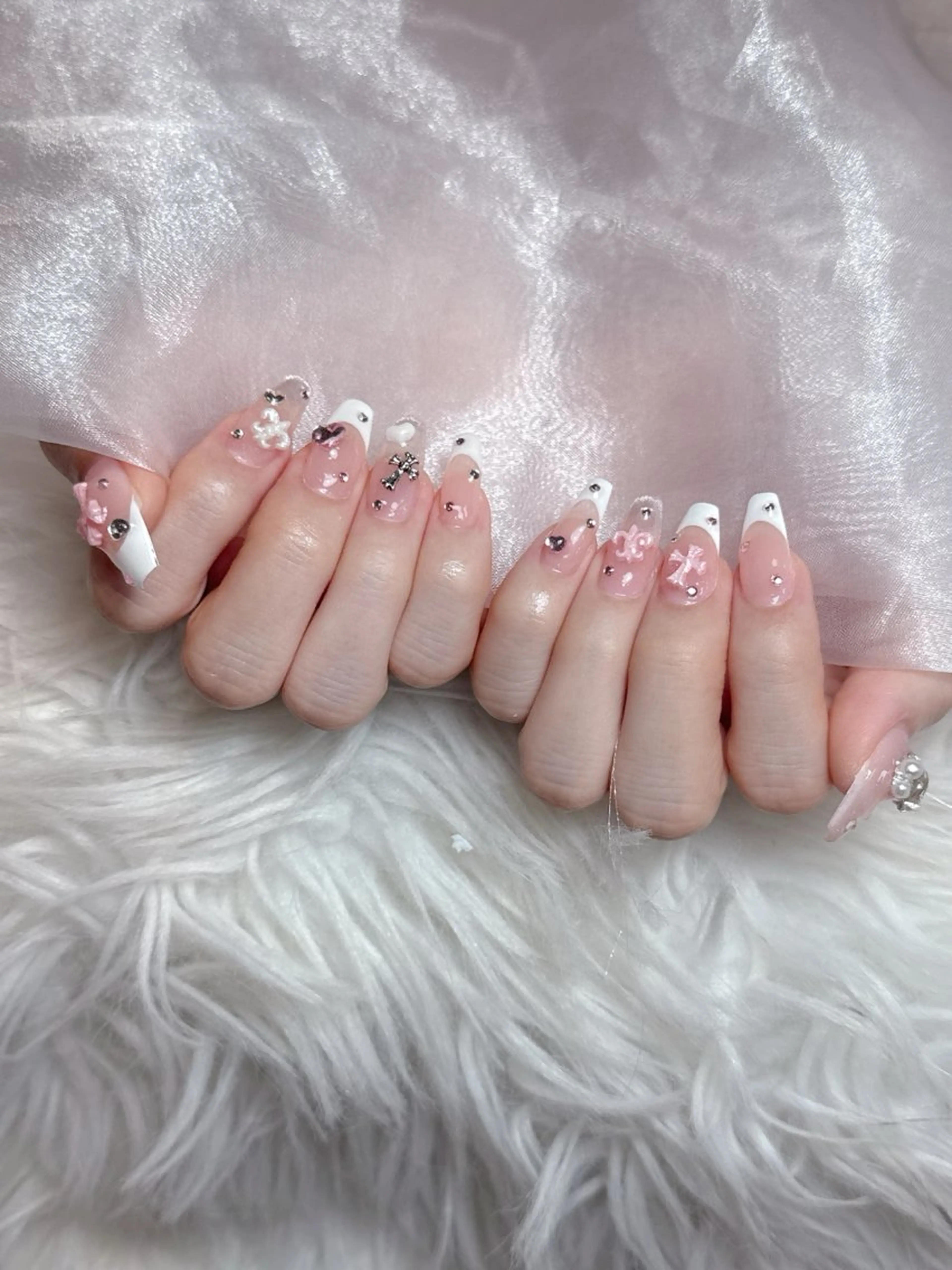 ネイル オーロラネイル チークネイル 長さ出し フットネイル フレンチネイル ハンドネイル Lee Ainのネイルデザイン