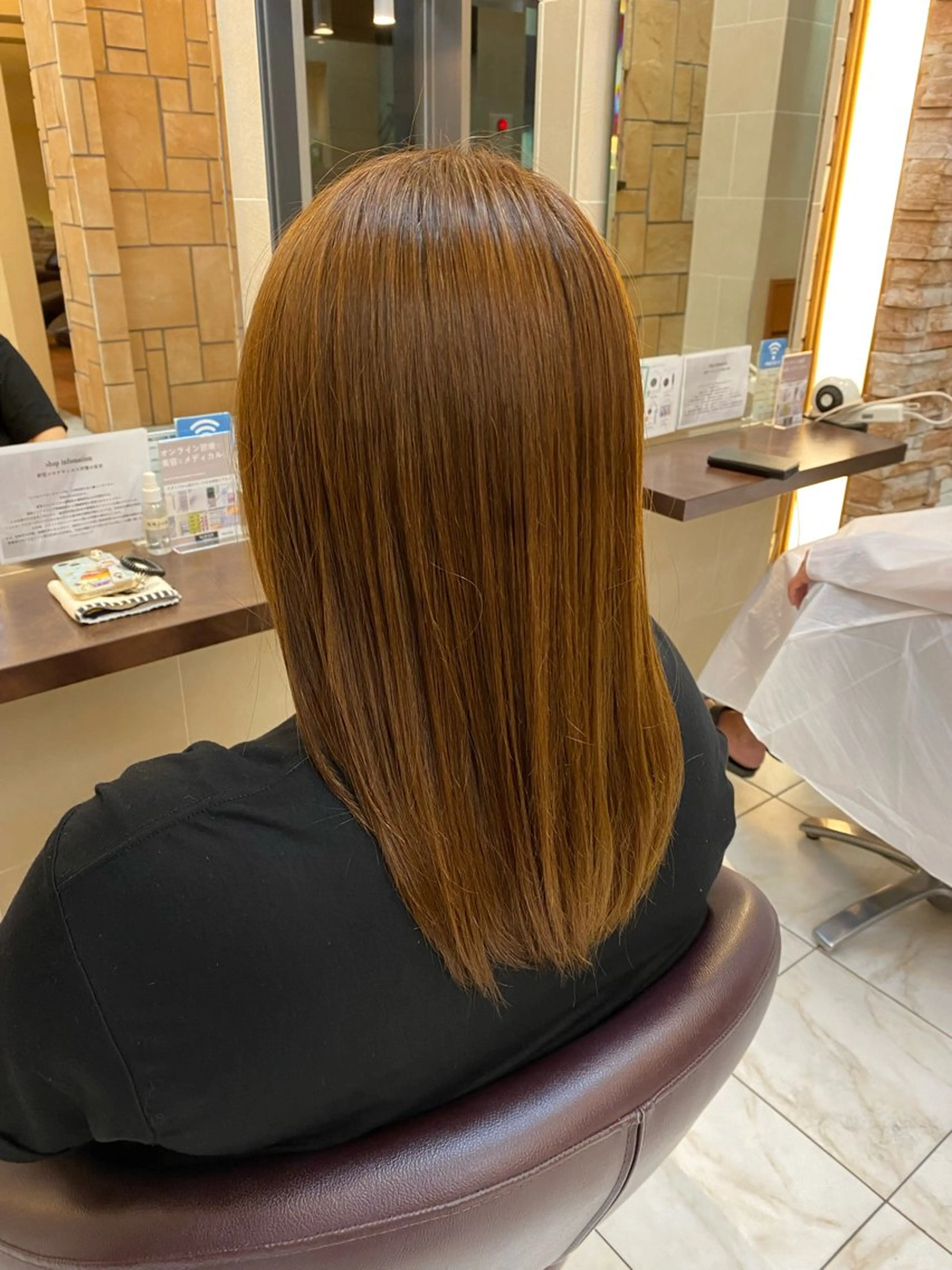 セミロング 酸性ストレート ⭐️透明感カラー/ パーマ⭐️宮野翔のヘアスタイル