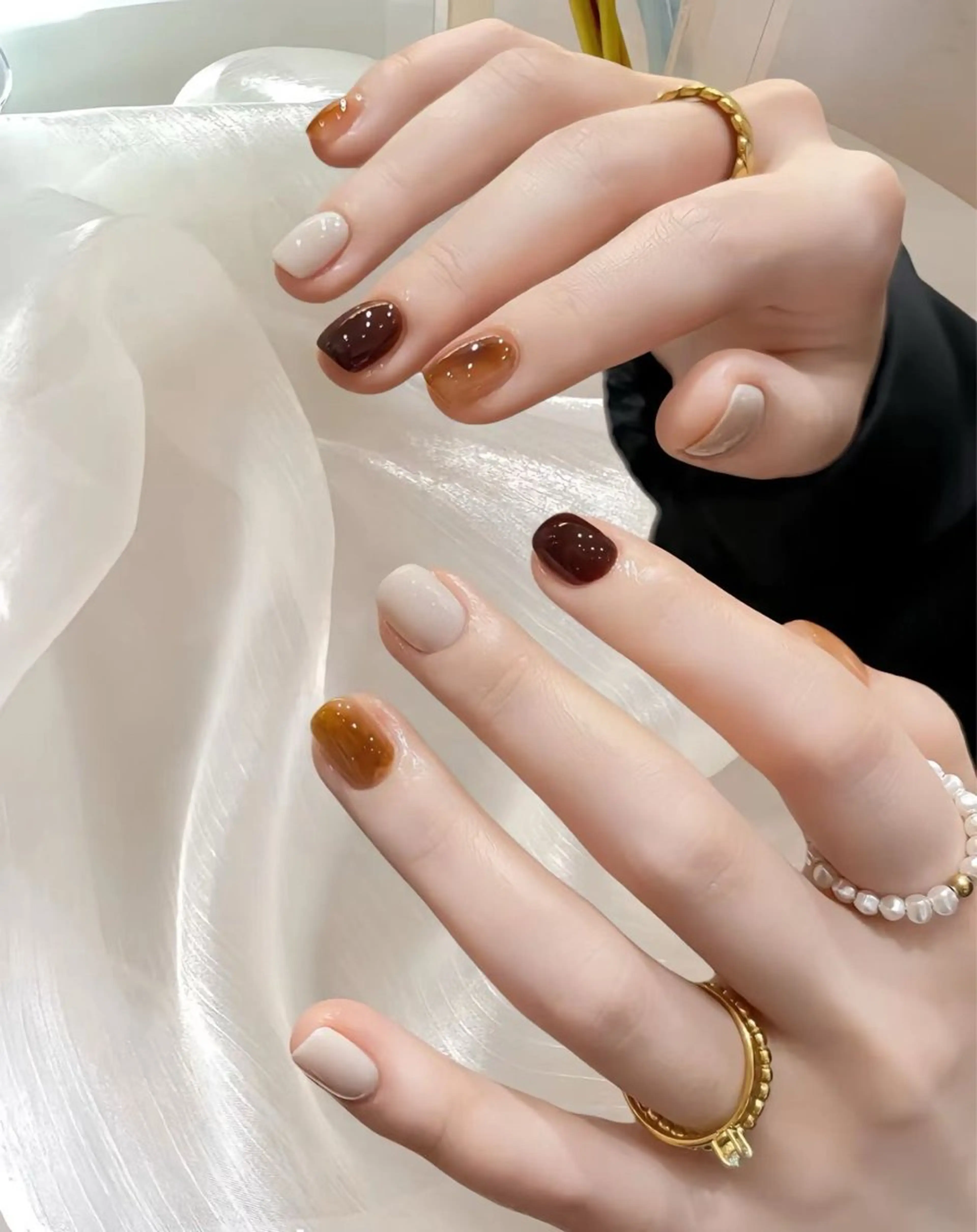 ネイル 長さ出し フットネイル フレンチネイル ジェルネイル ガラスフレンチ ハンドネイル ハンドケア Best Nail池袋東口店のネイルデザイン