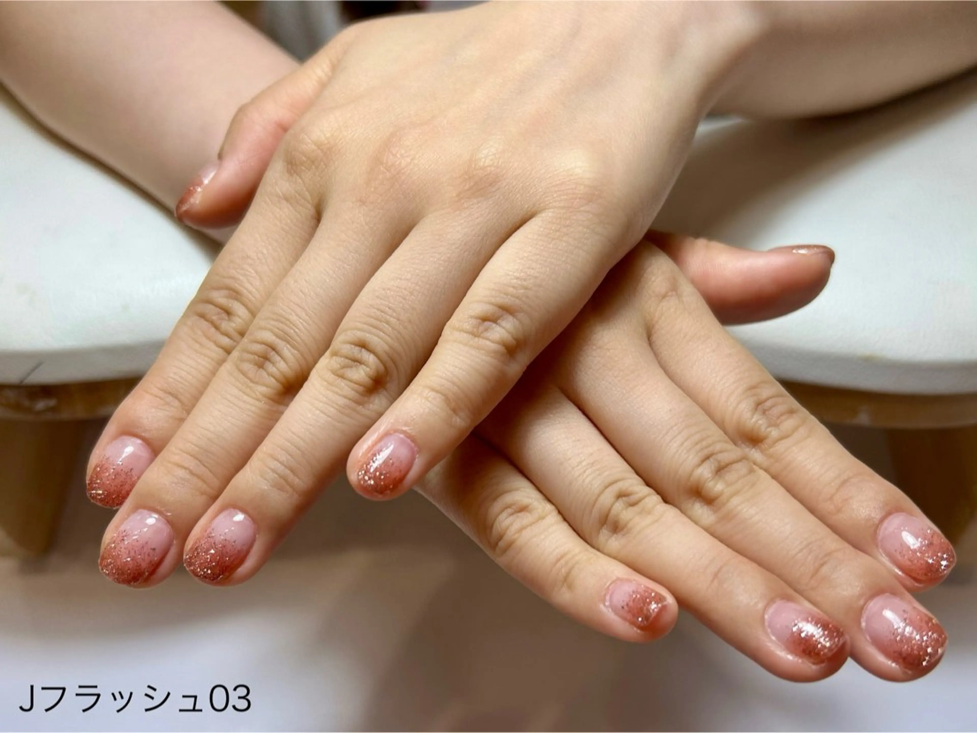 ネイル グラデーション ラメ(グリッター) ラメグラデーション Anela 💅yuriのネイルデザイン