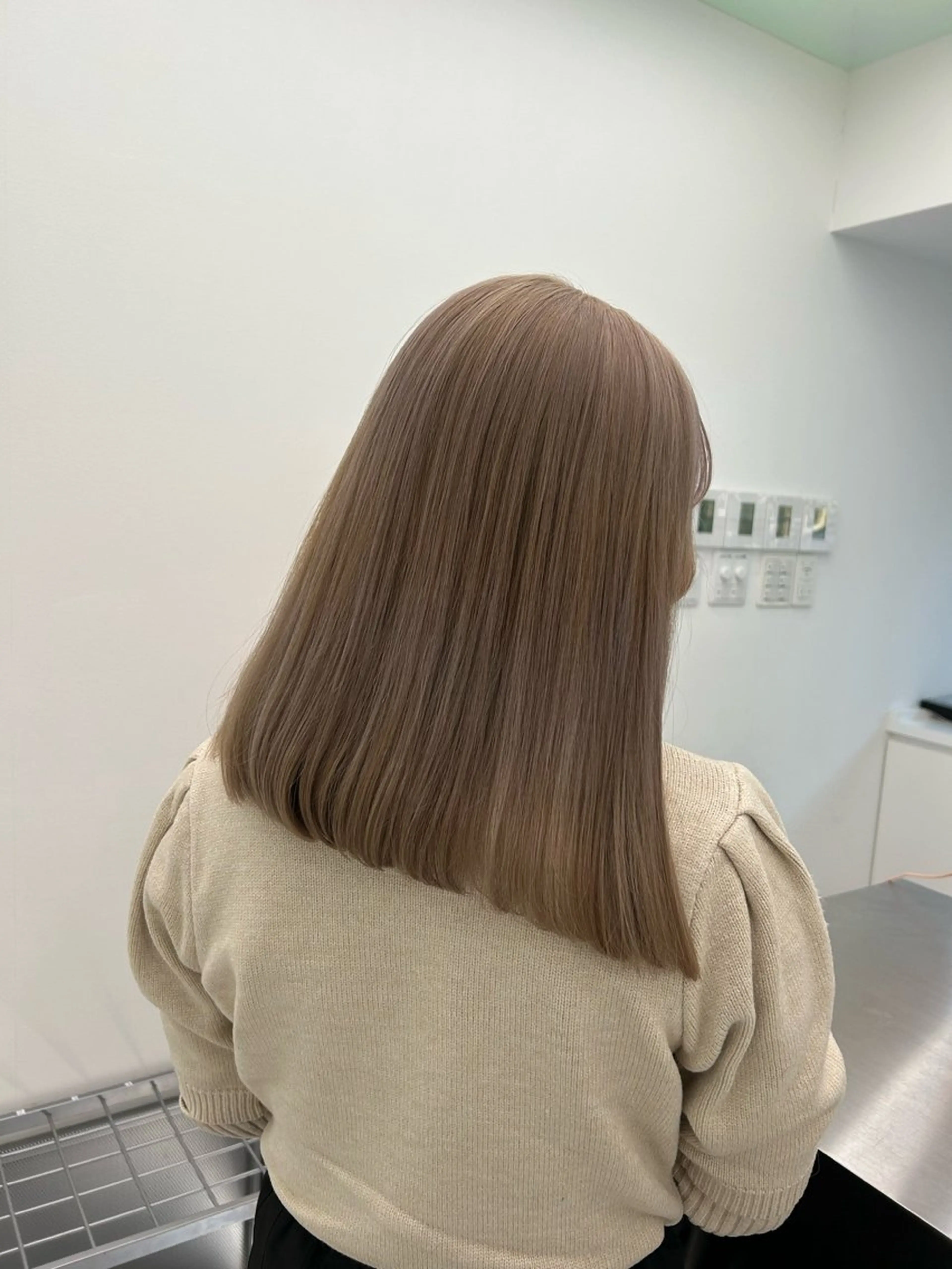 ロング ヘアカラー トリートメント 透明感ハイトーンヘア 🤍ririka🤍のヘアスタイル