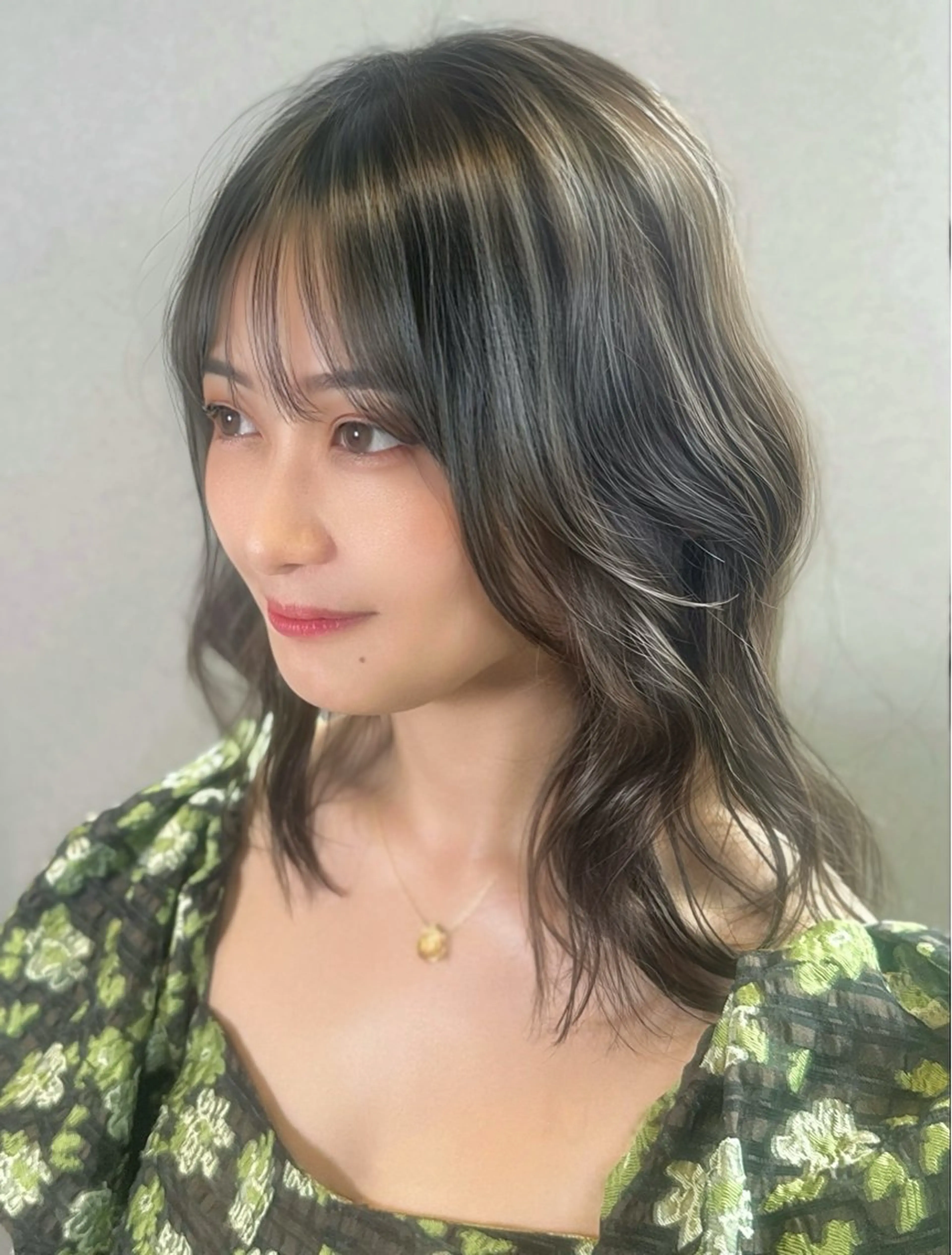 ミディアム ヘアカラー 村井 隆仁のヘアスタイル