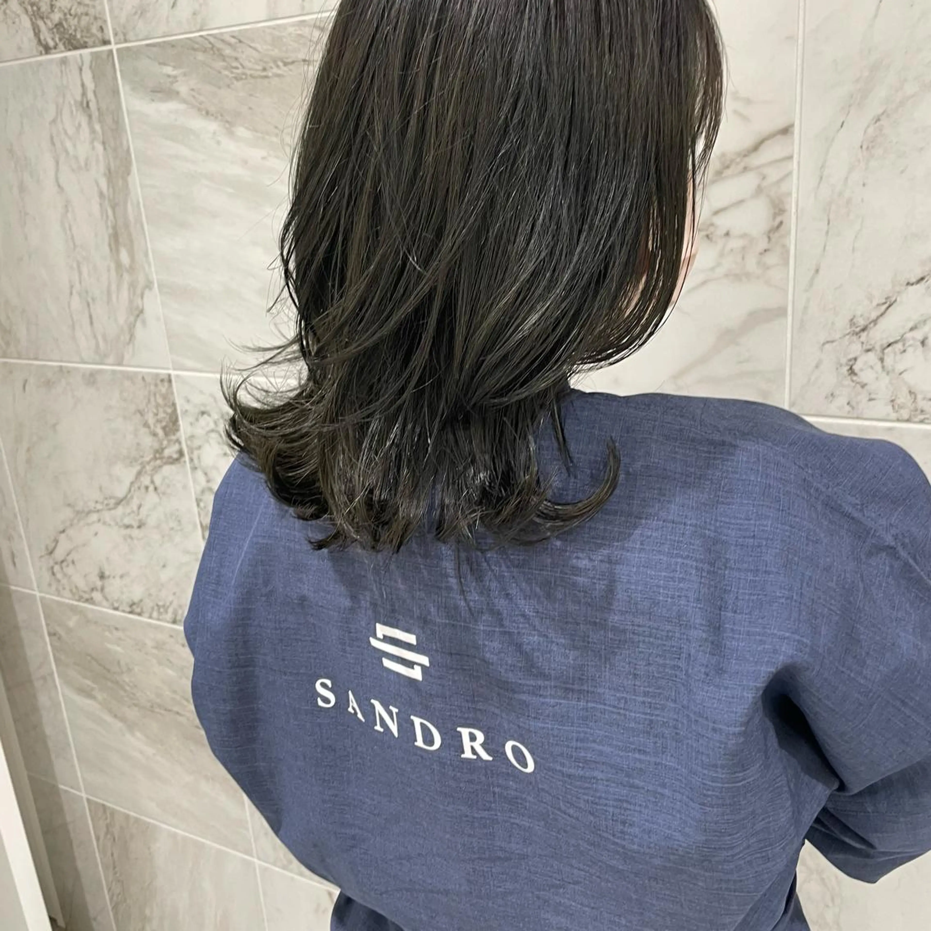 セミロング カラー SANDRO所属・SANDRO eno☺︎のヘアスタイル
