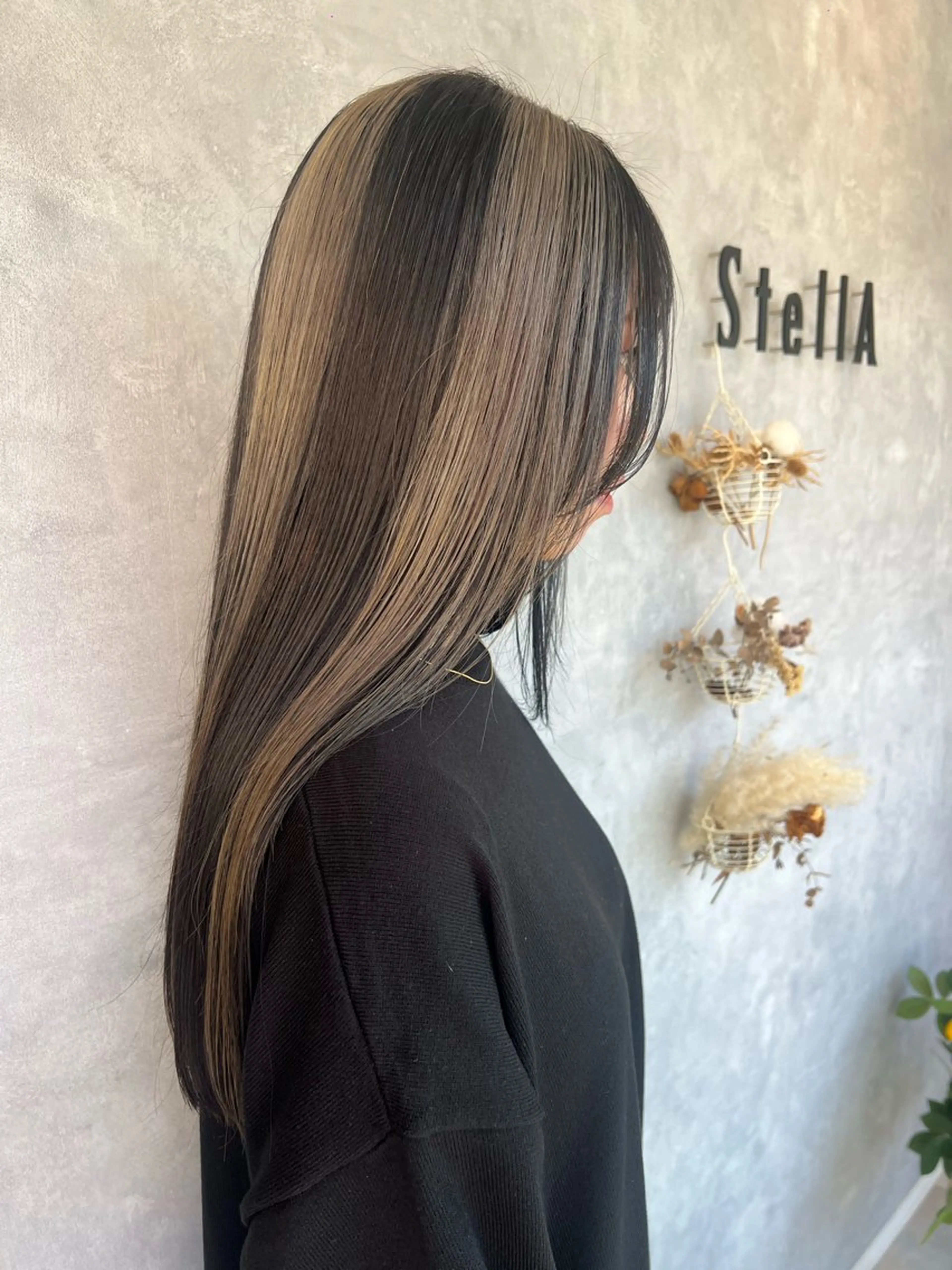 ロング StellA所属・MIZUKI/町田/ ハイトーンカラーのヘアスタイル