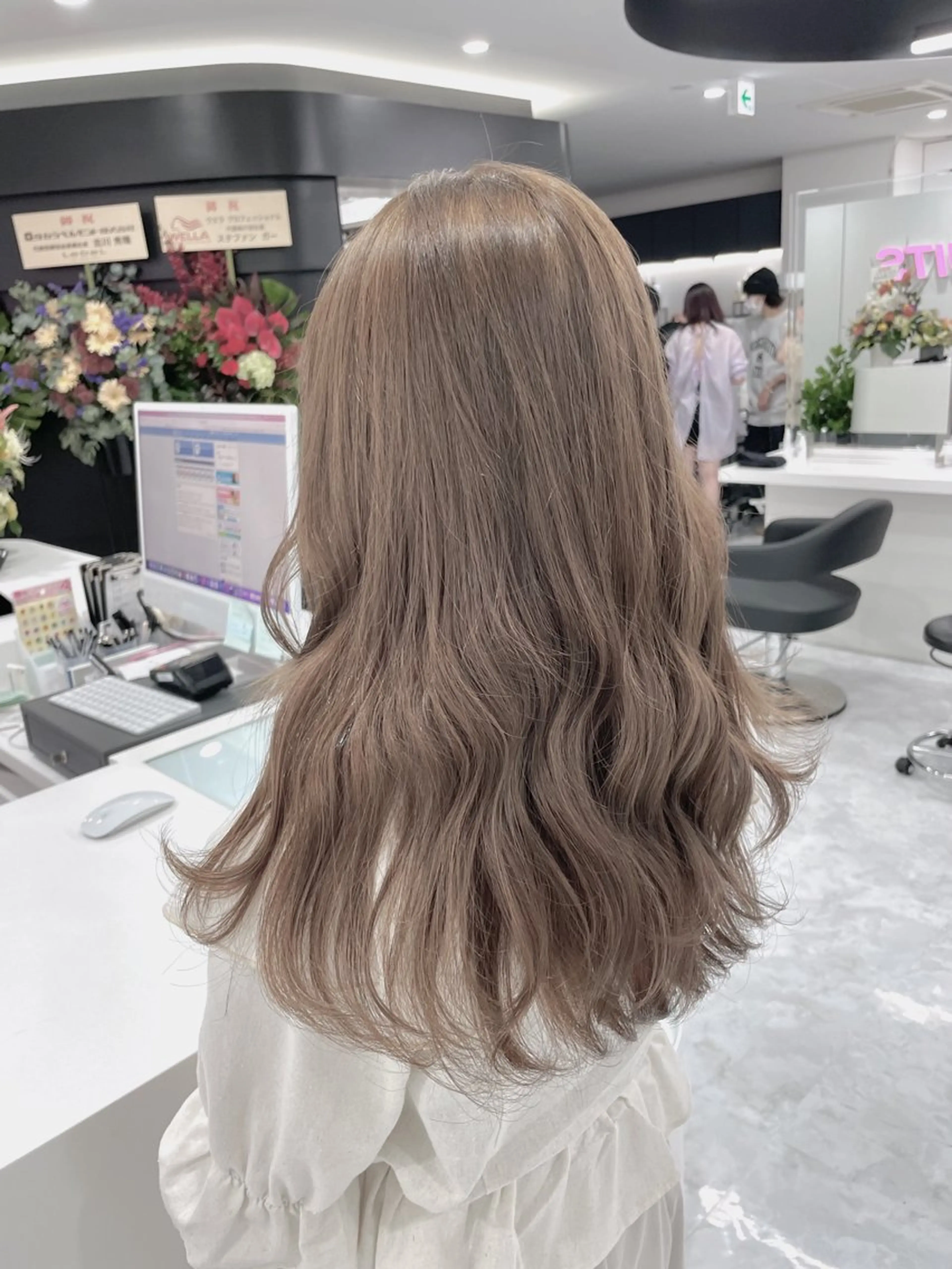 セミロング 💍大人デザイン /ハイトーン♡リクトのヘアスタイル